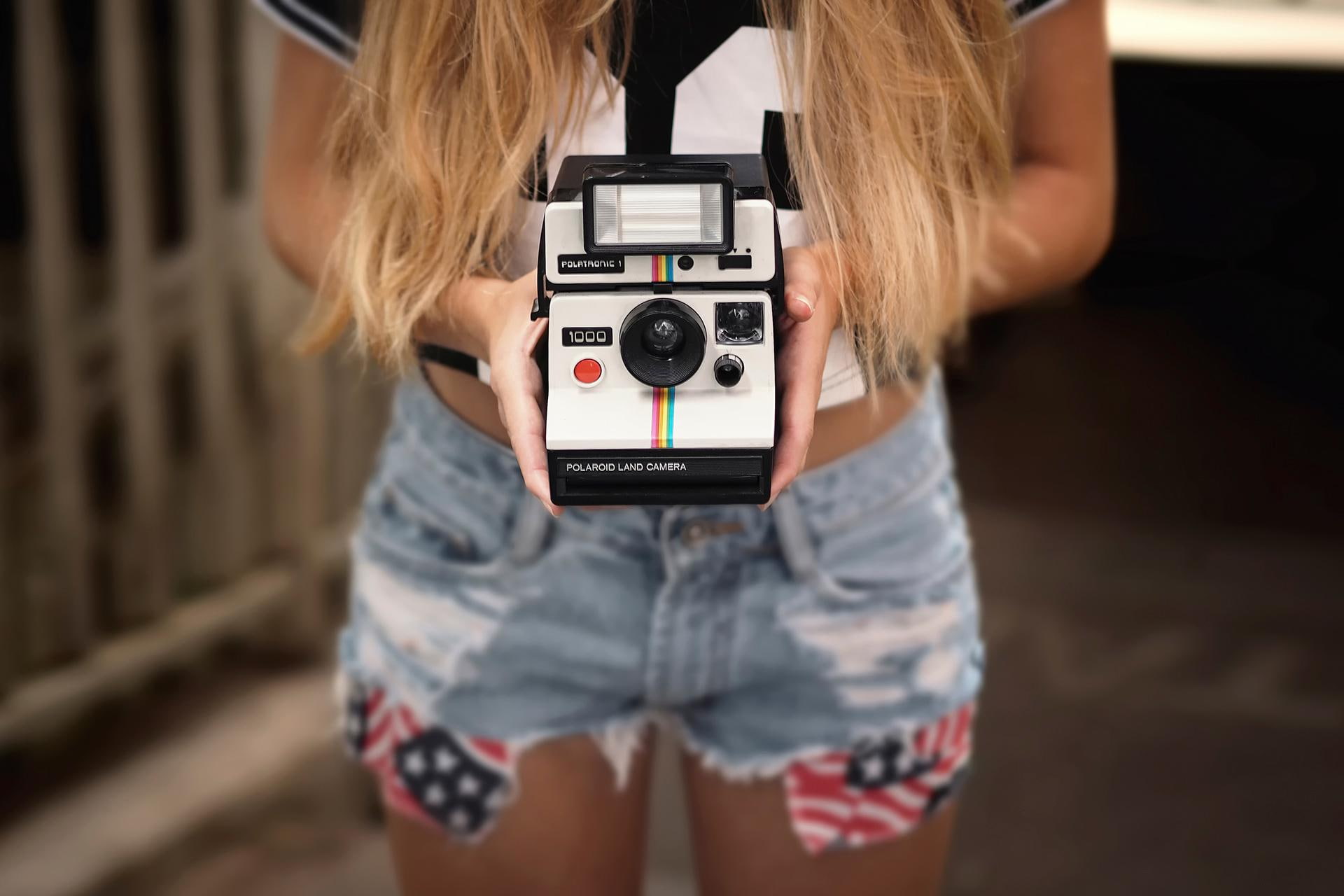 hands, 1080P, shorts, polaroid, camera, girl, HD Wallpaper