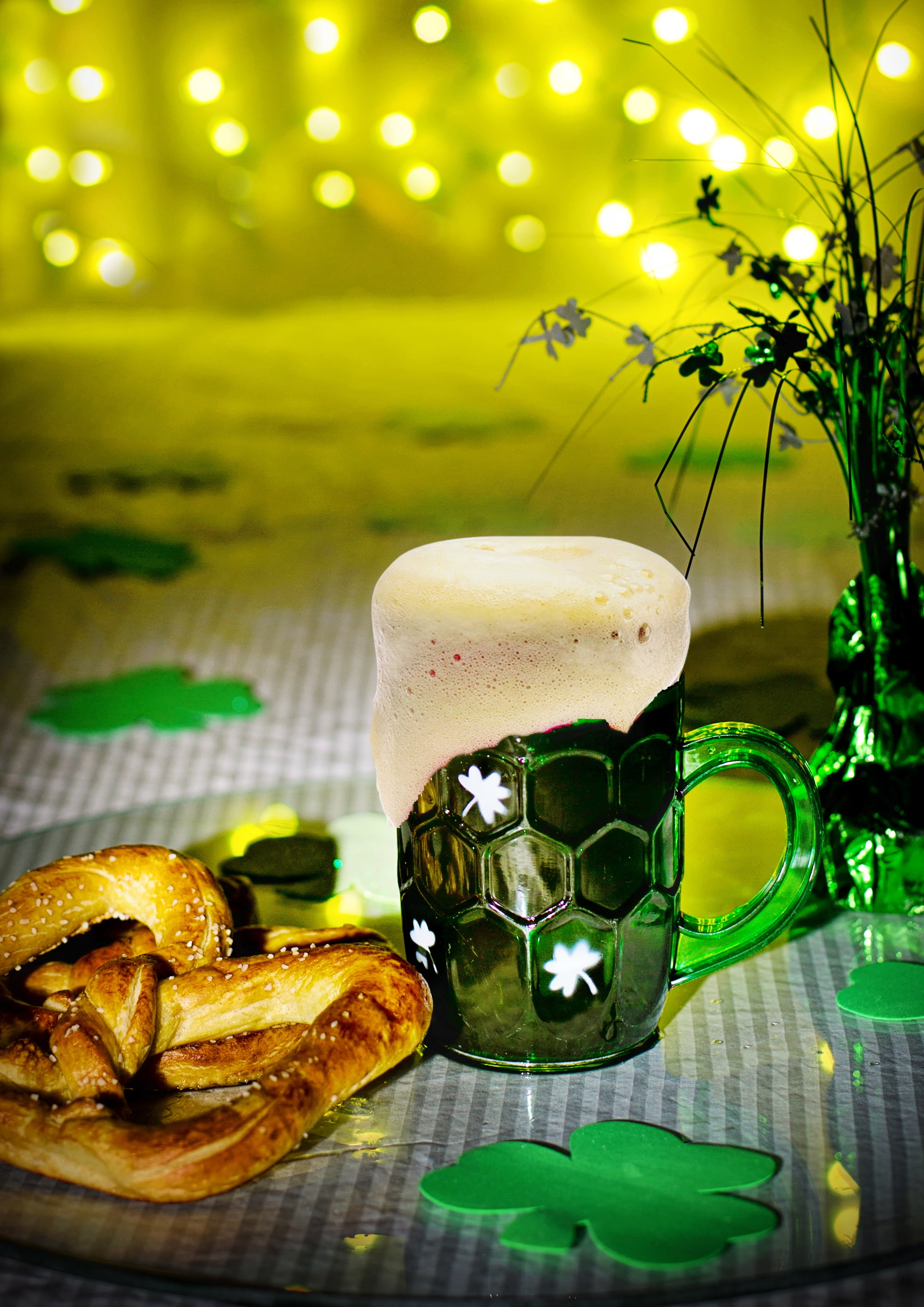 freshness, 2K, plant, traditional, healthy eating, green color, green beer, glass, food, crockery, holiday, table, outdoors, no people, pretzels, beer, Phone HD Wallpaper