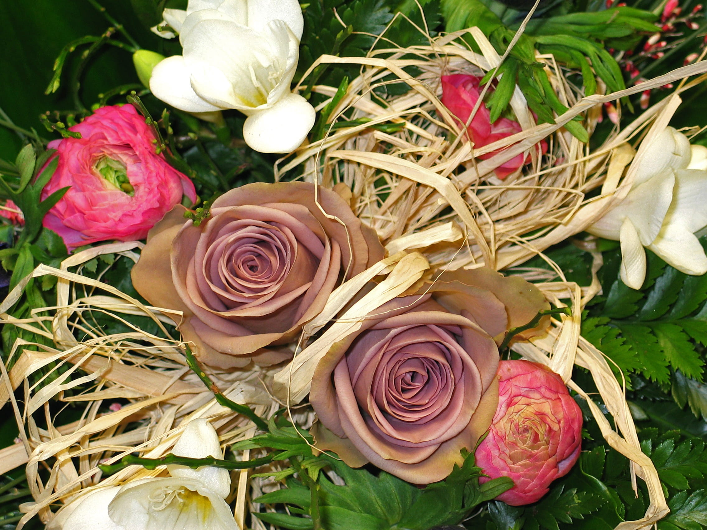 congratulate, softness, festivity, decoration, Bouquet Of Roses, flowers, strauss, birthday, feast day, bound, colorful, bridal bouquet, 1080P, outdoors, HD Wallpaper