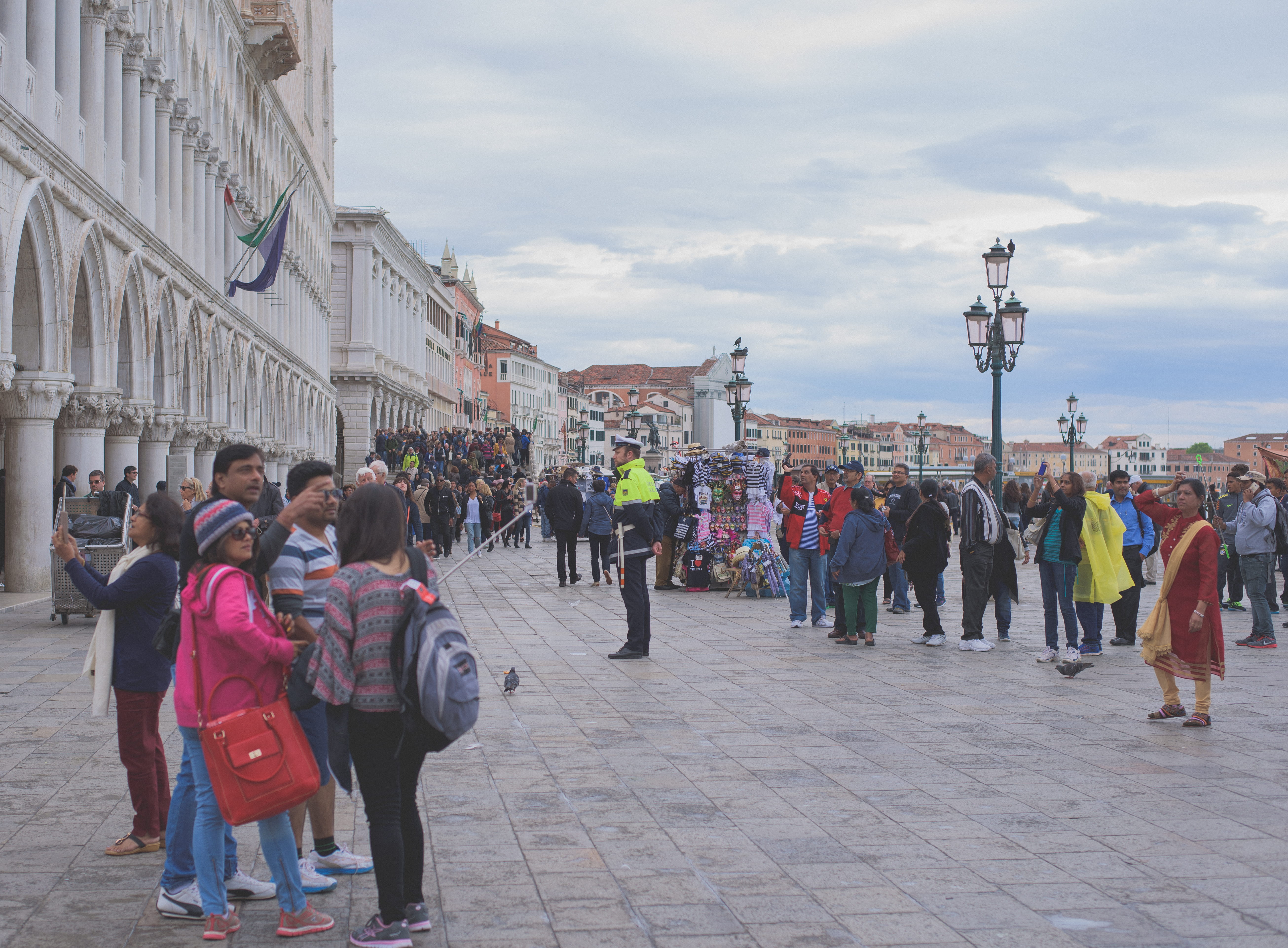 cloud - sky, real people, building exterior, built structure, 5K, city, venezia, walking, day, men, policeman, lifestyles, large group of people, women, HD Wallpaper
