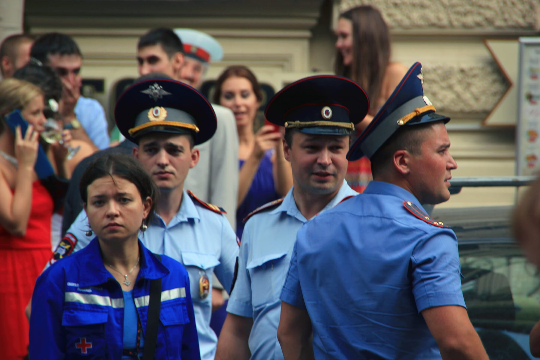 720P, day, doctor, adult, cop, safety, medical, horizontal, faces, Petersburg, outdoor, group, men, standing, emergency, occupation, sport, front view, HD Wallpaper