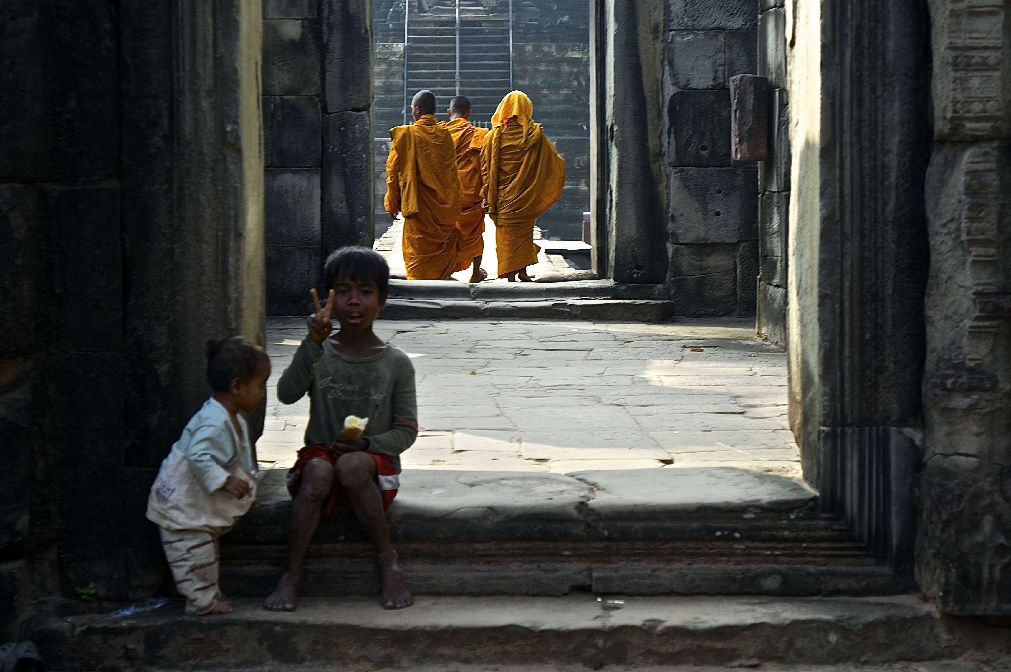creativity, architecture, temple - Building, spirituality, representation, monk, temple, ruins, religion, boy, asia, faith, building, hallway, men, 2K, HD Wallpaper