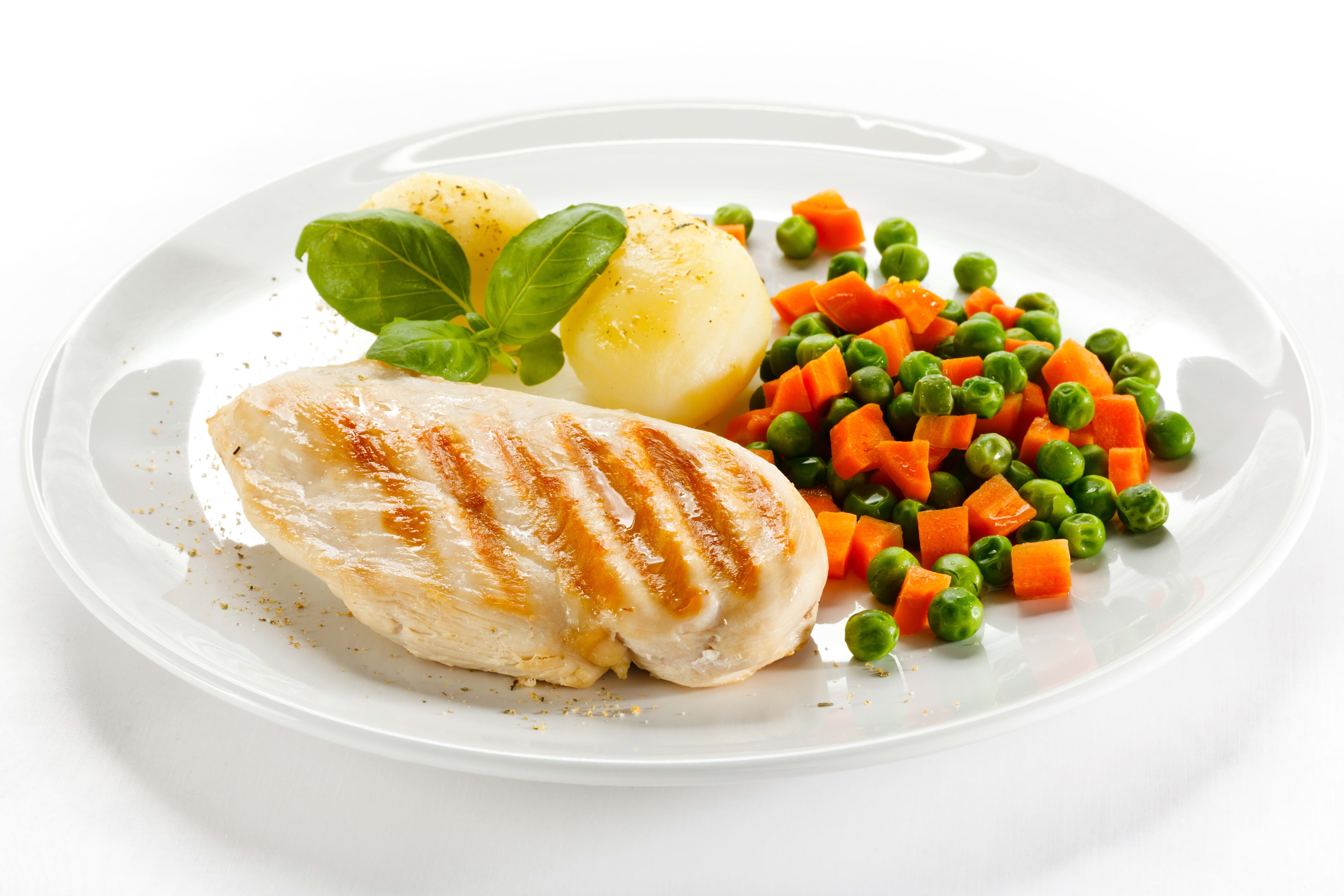 vegetable, herb, roasted, food And Drink, gourmet, 5K, serving size, seafood, plate, peas, cooking, chicken, no People, tomato, close-up, studio shot, HD Wallpaper