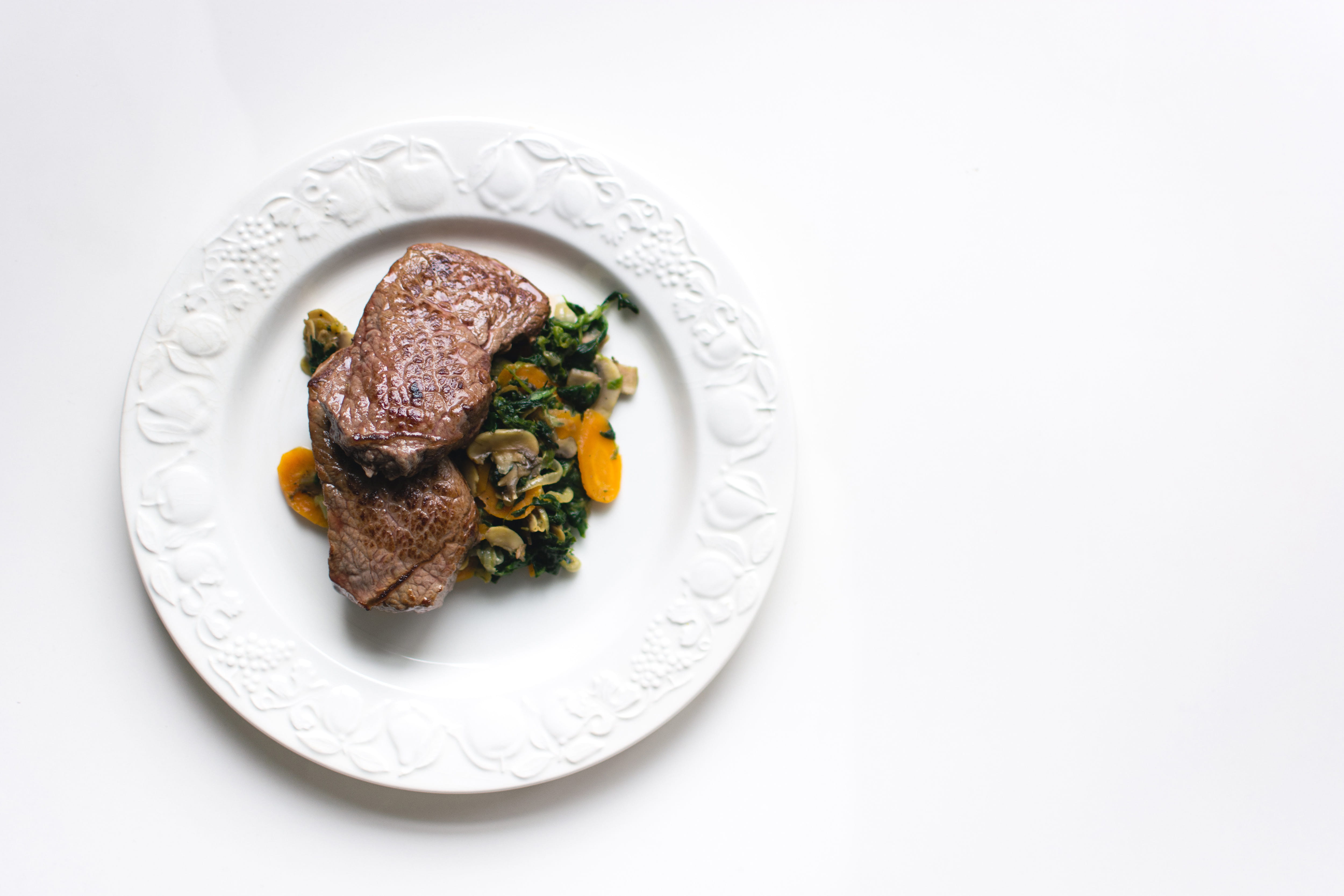 meat, wellbeing, plates, studio shot, close-up, dinner, healthy eating, plate, white background, steak, indoors, freshness, 4K, ready-to-eat, no people, HD Wallpaper