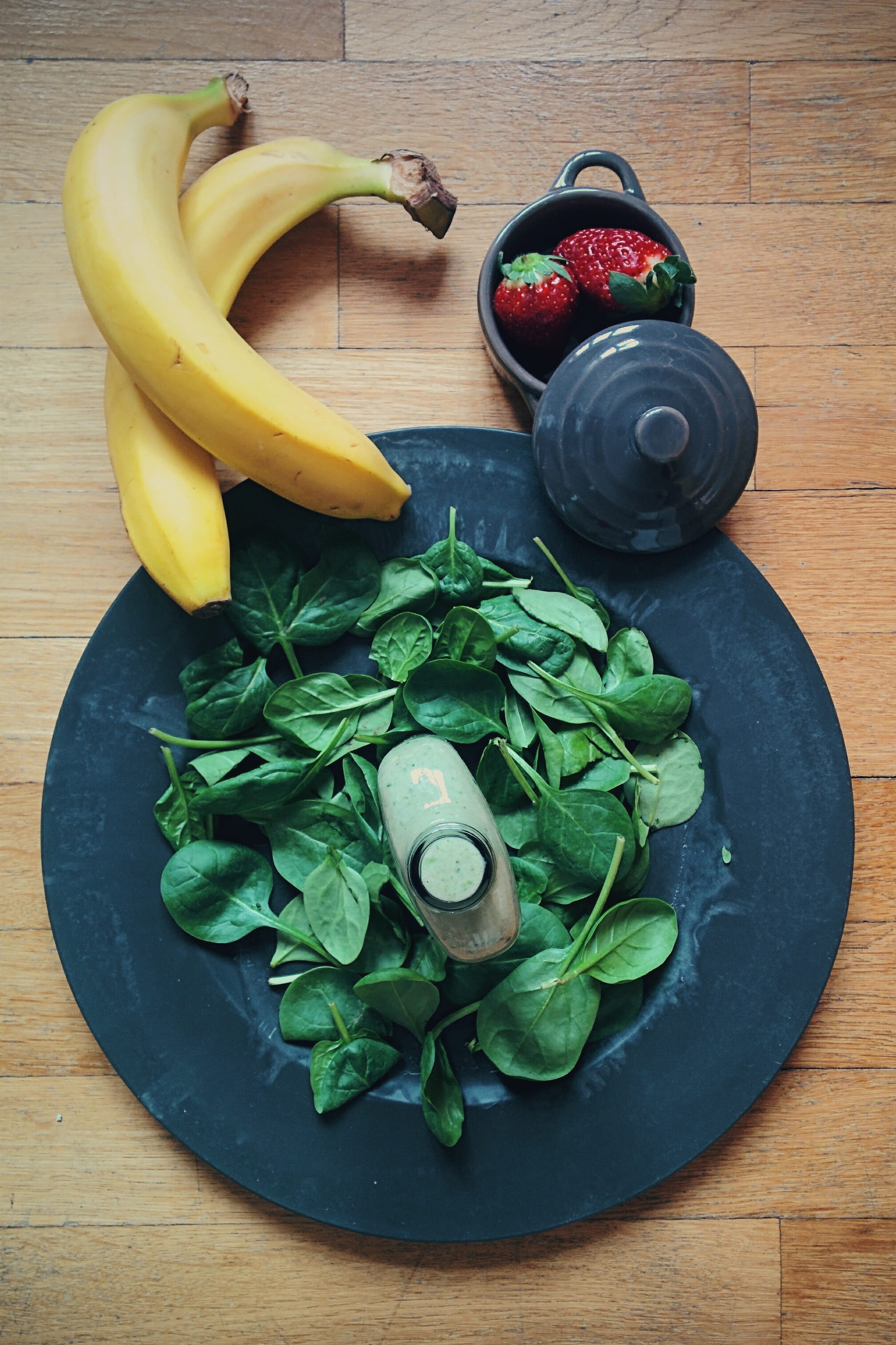chopped, directly above, leaf, organic, banana, wood, indoors, Homemade, green Color, no people, healthy Eating, drink, food and drink, wellbeing, green, Phone HD Wallpaper