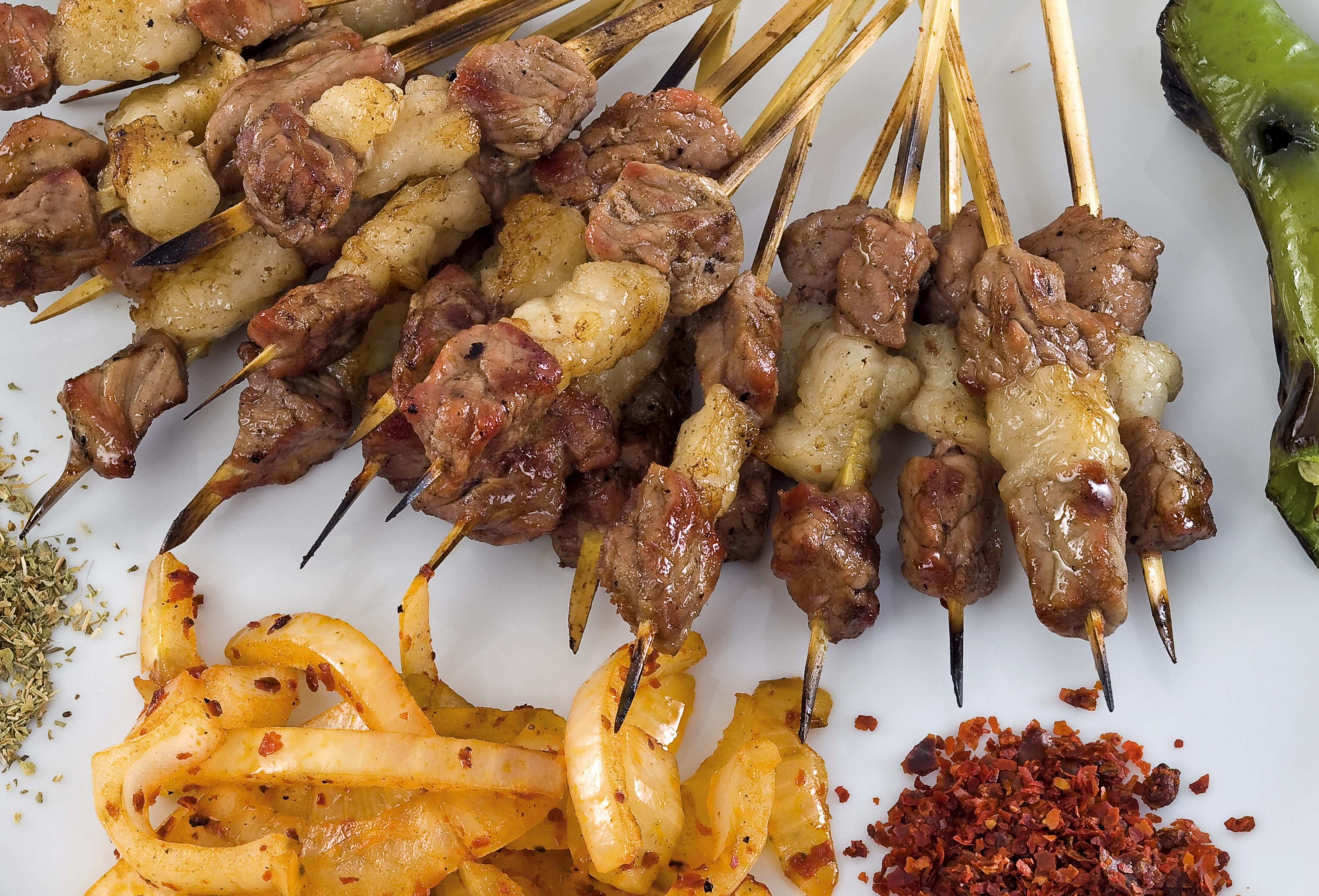 meat, roasted, no people, crockery, lot, high angle view, kebabs, ready-to-eat, beef, indoors, gourmet, skewer, large group of objects, food and drink, HD Wallpaper