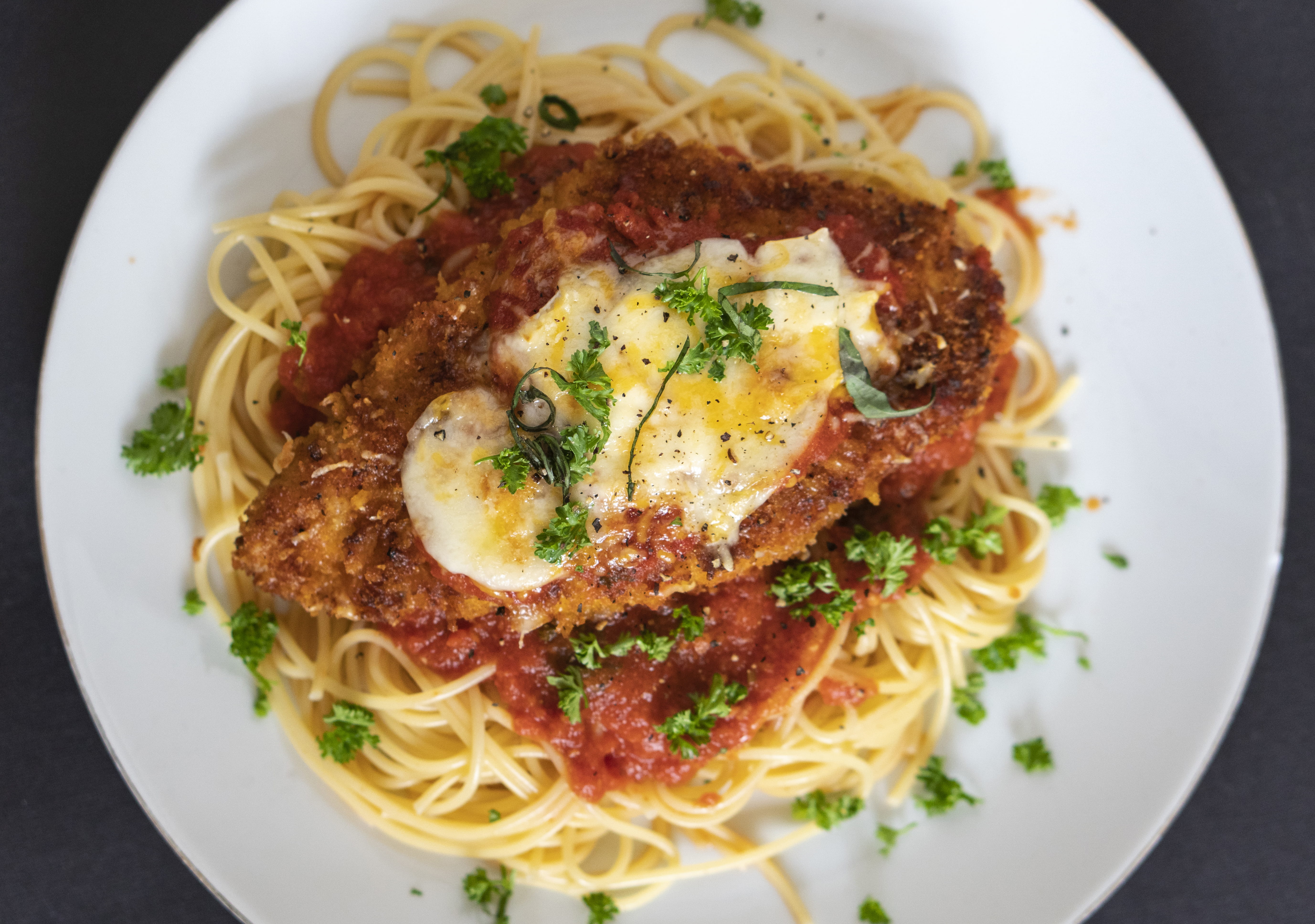 crockery, land, food, home decor, food and drink, directly above, noodle, ready-to-eat, food photography, spaghetti, vegetable, no people, mozzarella, indoors, HD Wallpaper