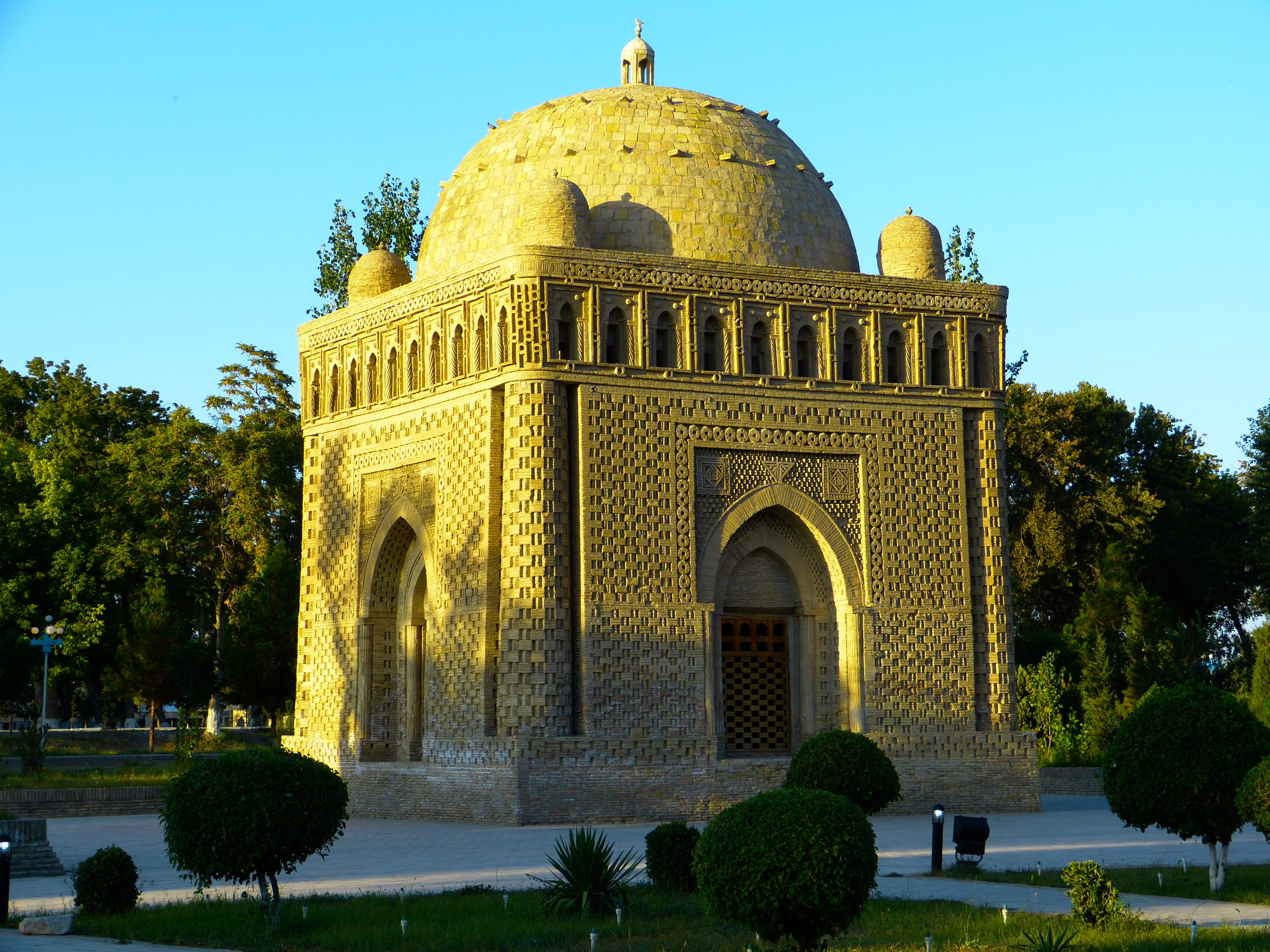 history, incidental people, brick architecture, tree, religion, hedge, outdoors, travel, architecture, uzbekistan, sky, built structure, dome, 4K, the past, HD Wallpaper