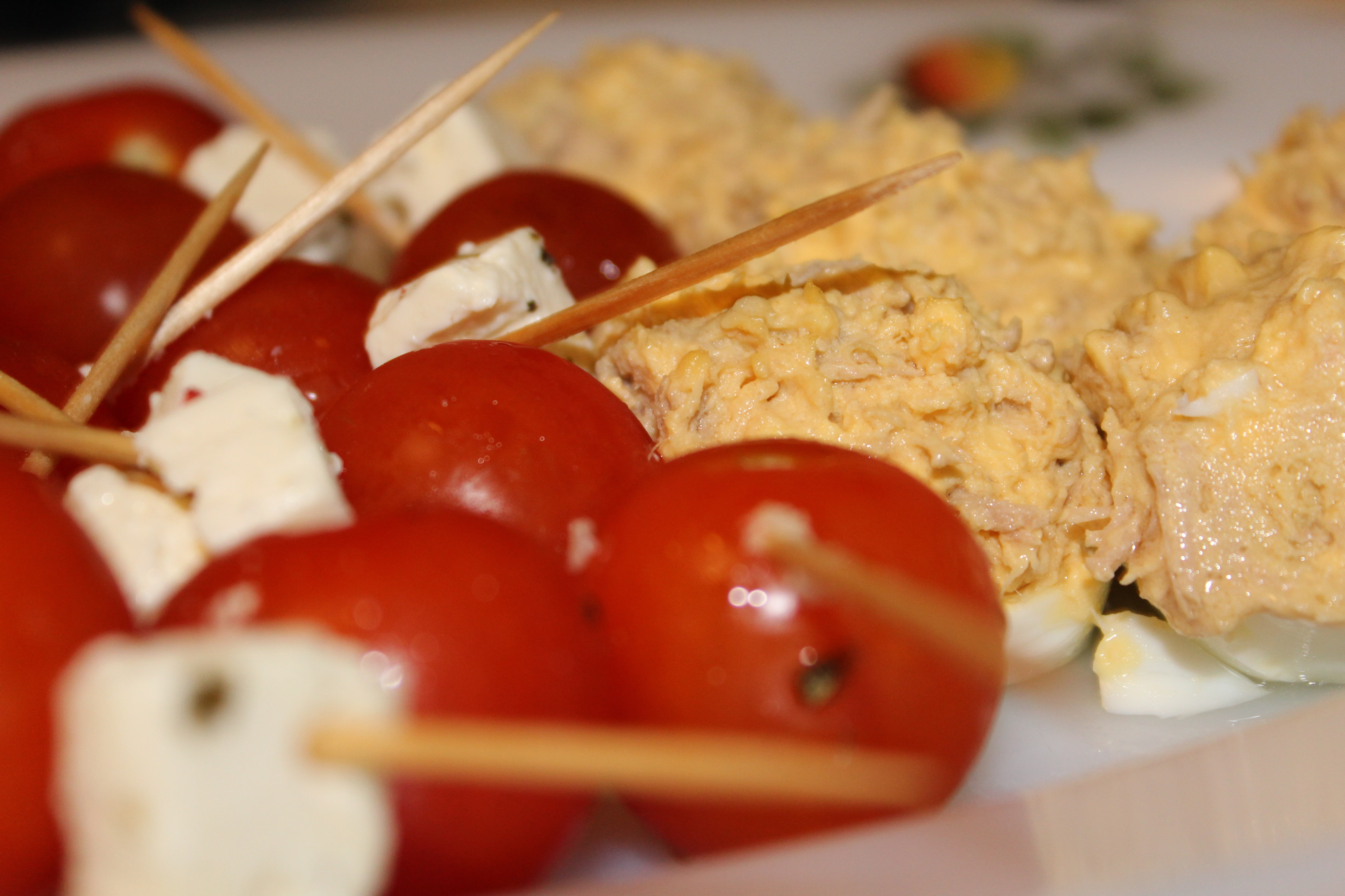 tomatoes, no people, skewer, indoors, indulgence, eggs, food and drink, plate, close-up, freshness, healthy eating, fruit, ready-to-eat, breakfast, wellbeing, HD Wallpaper