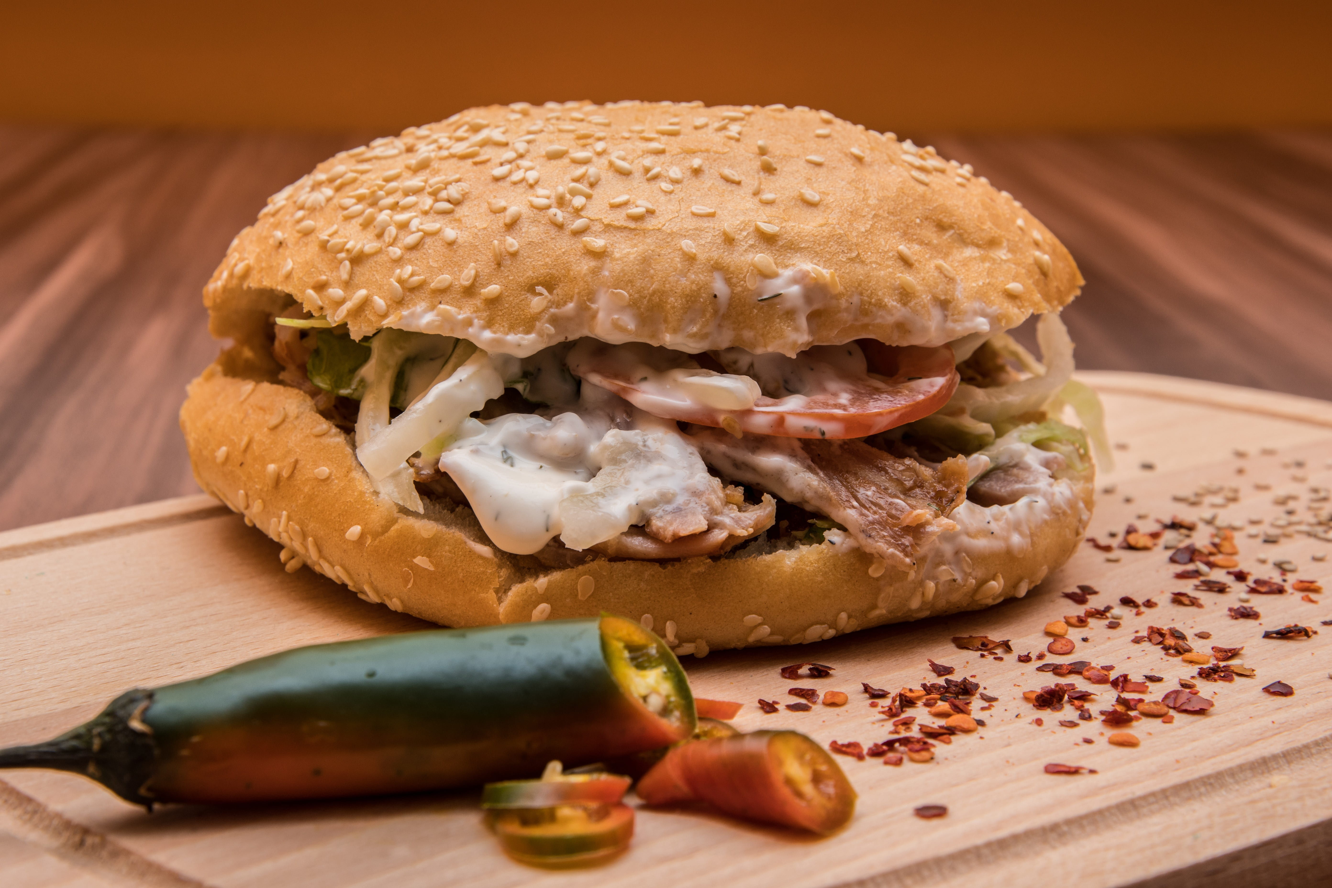no people, tomatoes, salad, ready-to-eat, appetizing, bread, food and drink, chicken, indoors, still life, sandwich, doner kebab, healthy eating, snack, HD Wallpaper