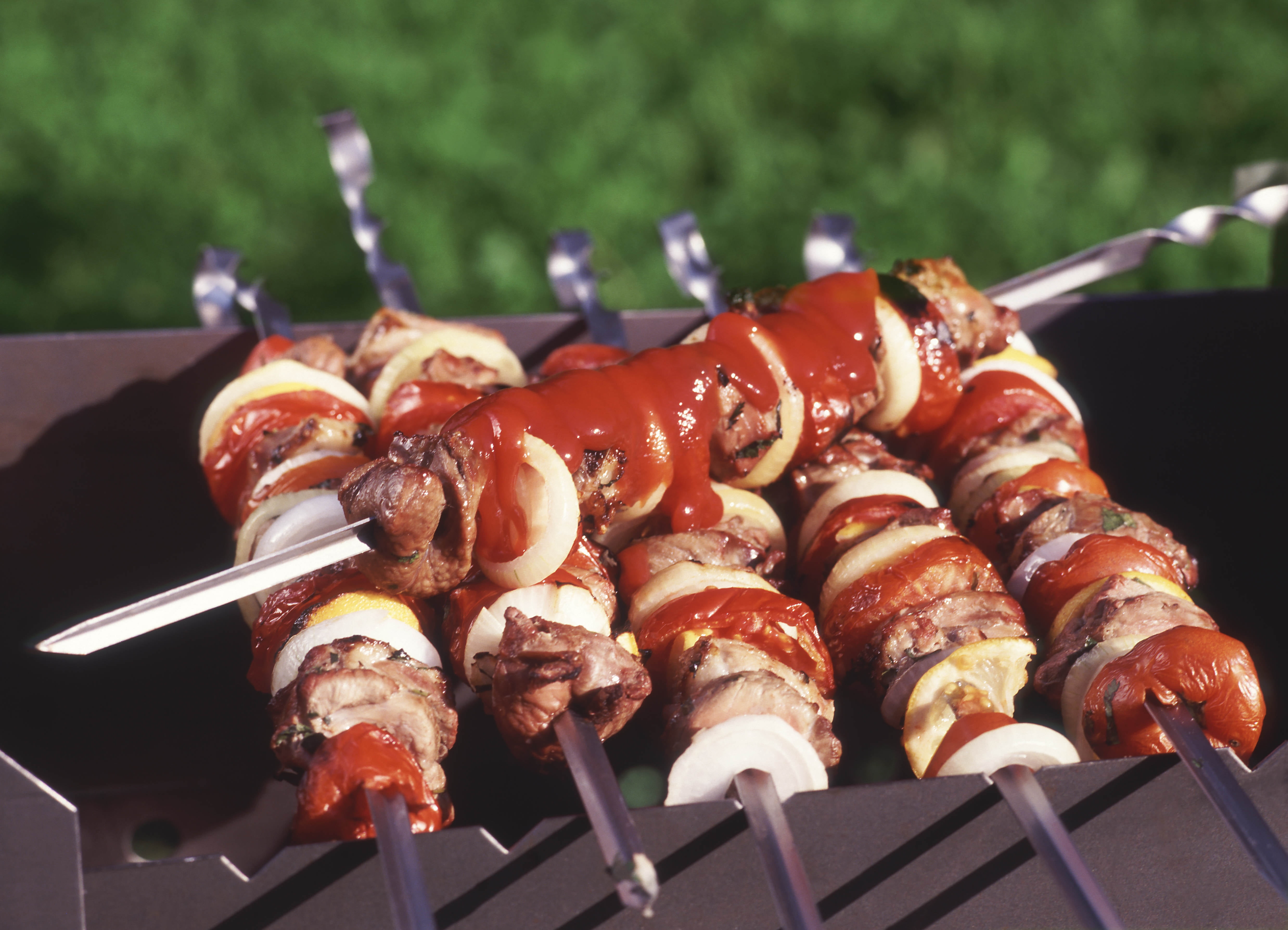 wellbeing, food, kitchen utensil, roasted, lunch, heat - Temperature, 4K, pork, barbecues, marinated, freshness, grill, kebab, close-up, grilled, dinner, HD Wallpaper
