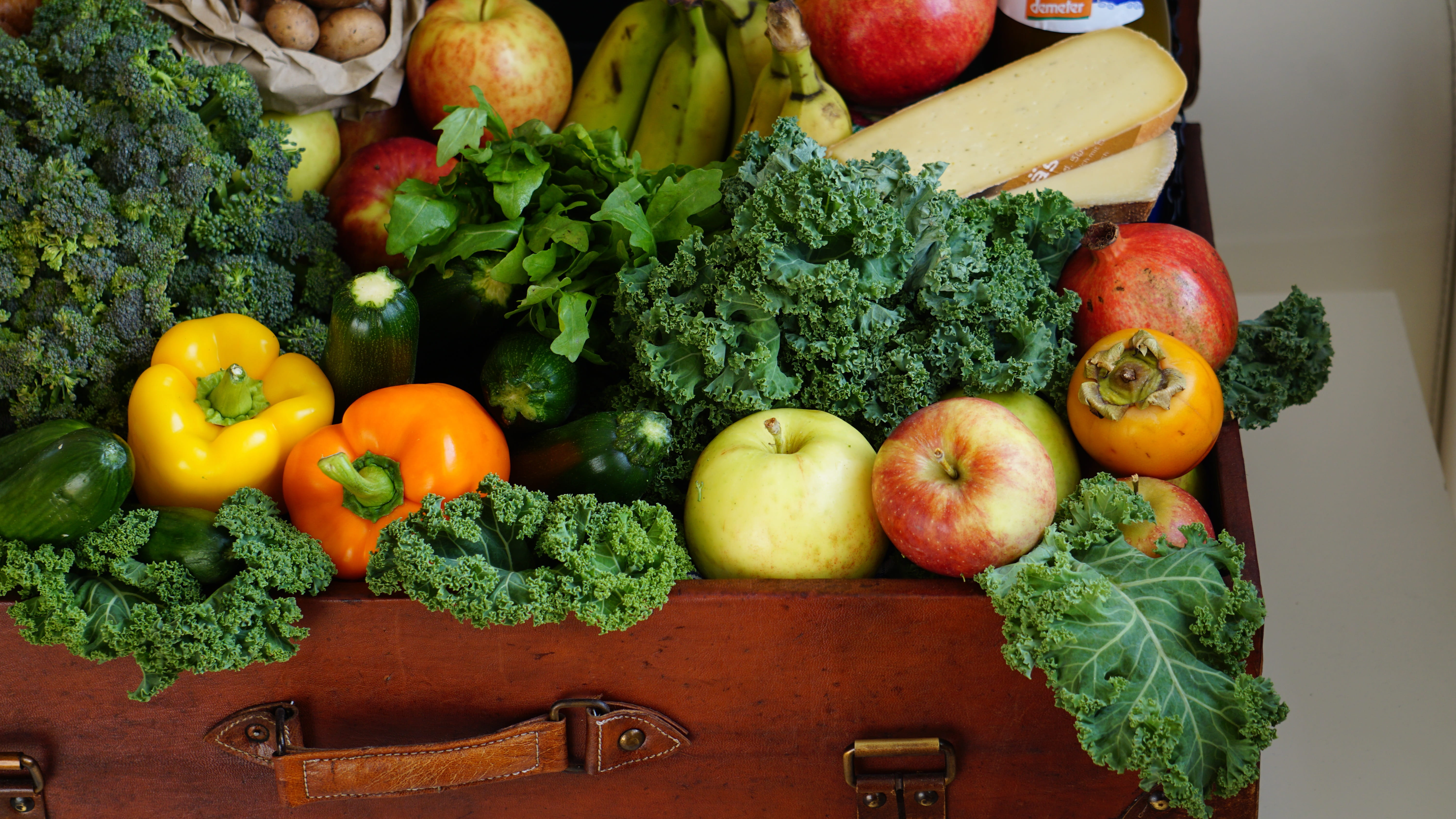 fruit, apple, root vegetable, healthy eating, photo, no people, healthy, broccoli, food and drink, 5K, market, wellbeing, left untreated, farmers local market, HD Wallpaper