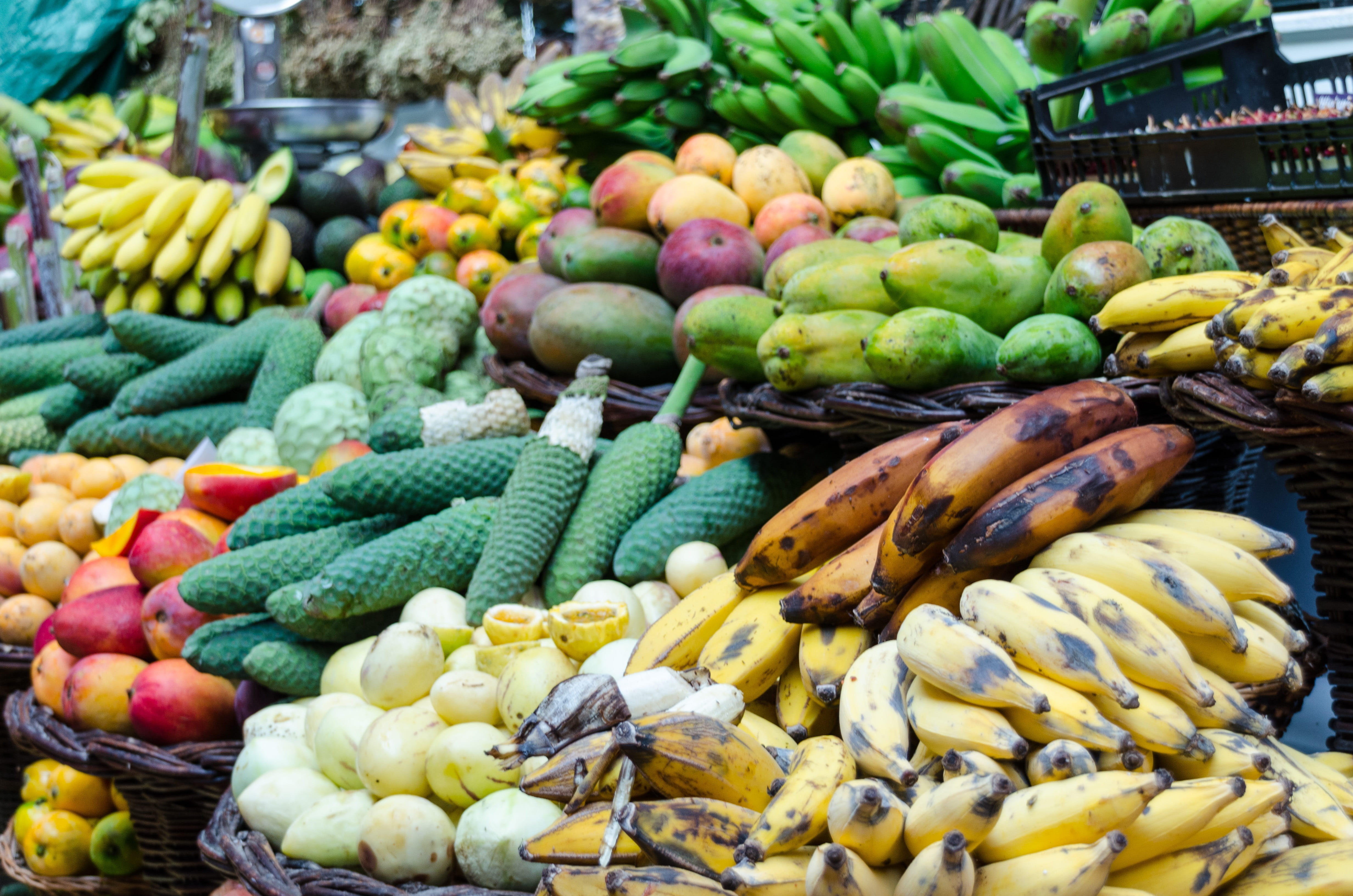 wellbeing, vegan, market stall, business, pomegranate, vegetable, fruits, mercado, nutrition, variation, sale, fruit, healthy eating, grenadine, food and drink, HD Wallpaper