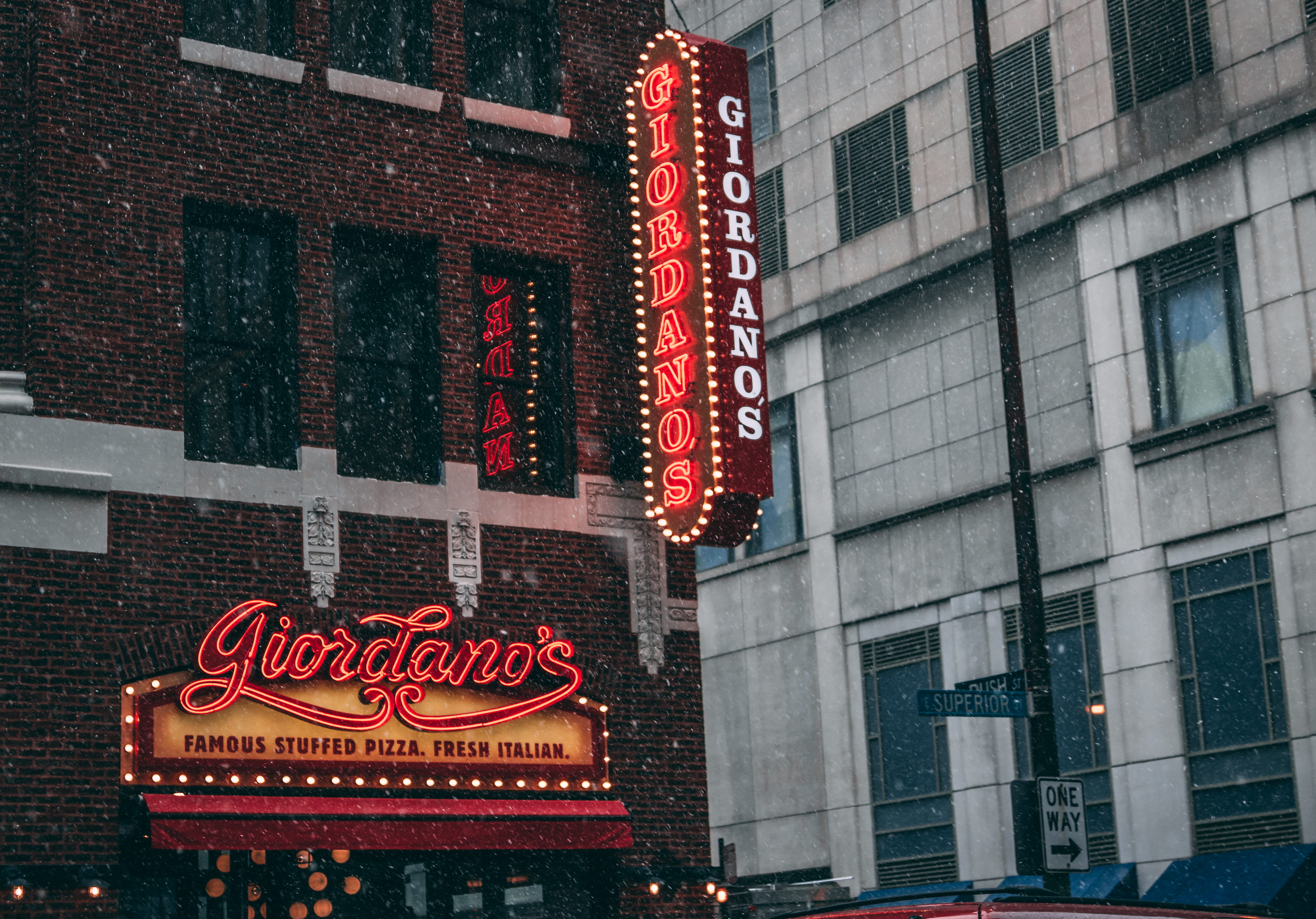 front, city street, city view, no people, text, building exterior, s, outdoors, store, bulb, illuminated, pizza, giordanos, restaurant sign, pizzeria, city life, HD Wallpaper