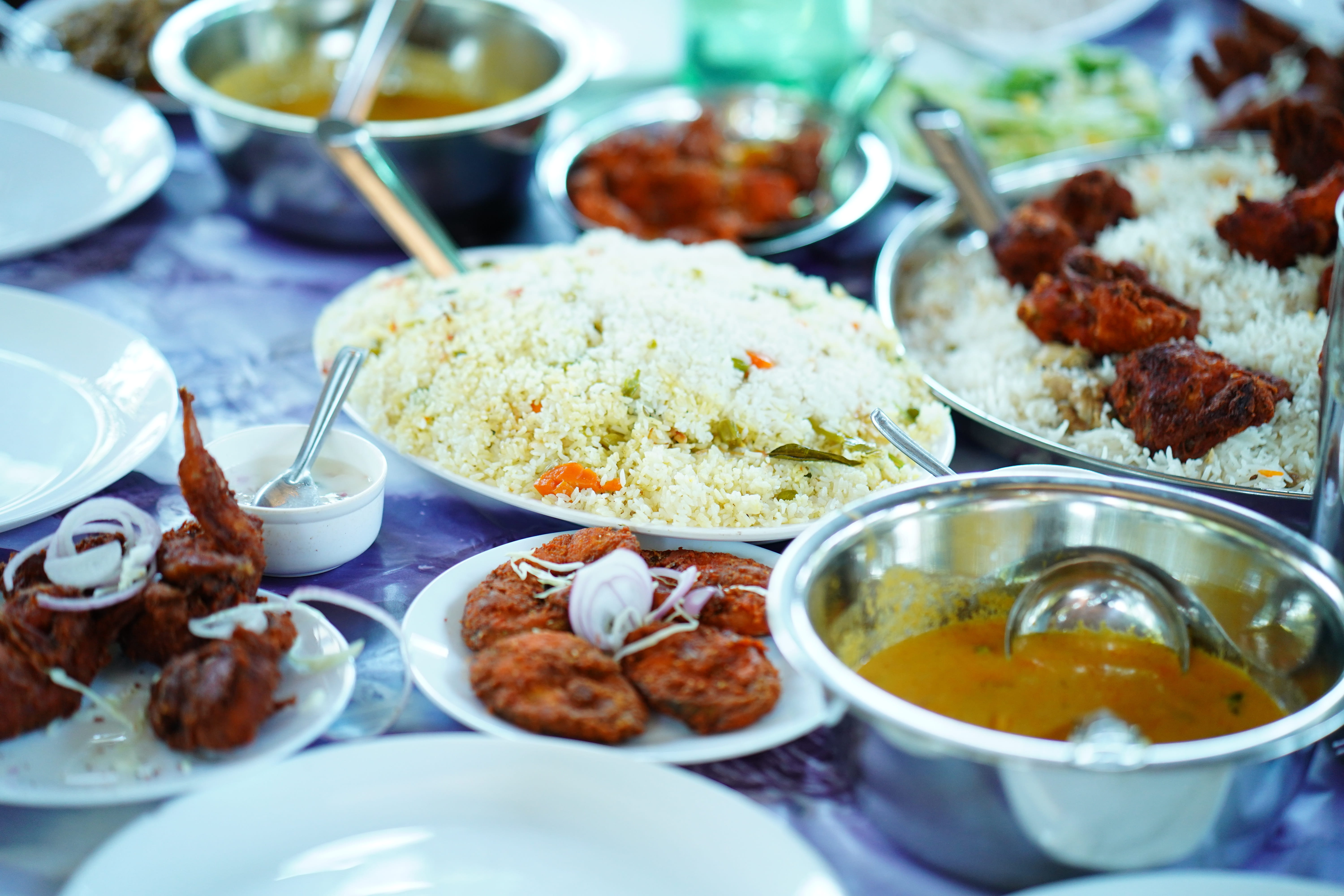 eating utensil, plate, food and drink, crockery, spoon, serving size, chicken leg, meat, seasoning, selective focus, freshness, 5K, indian food, choice, HD Wallpaper