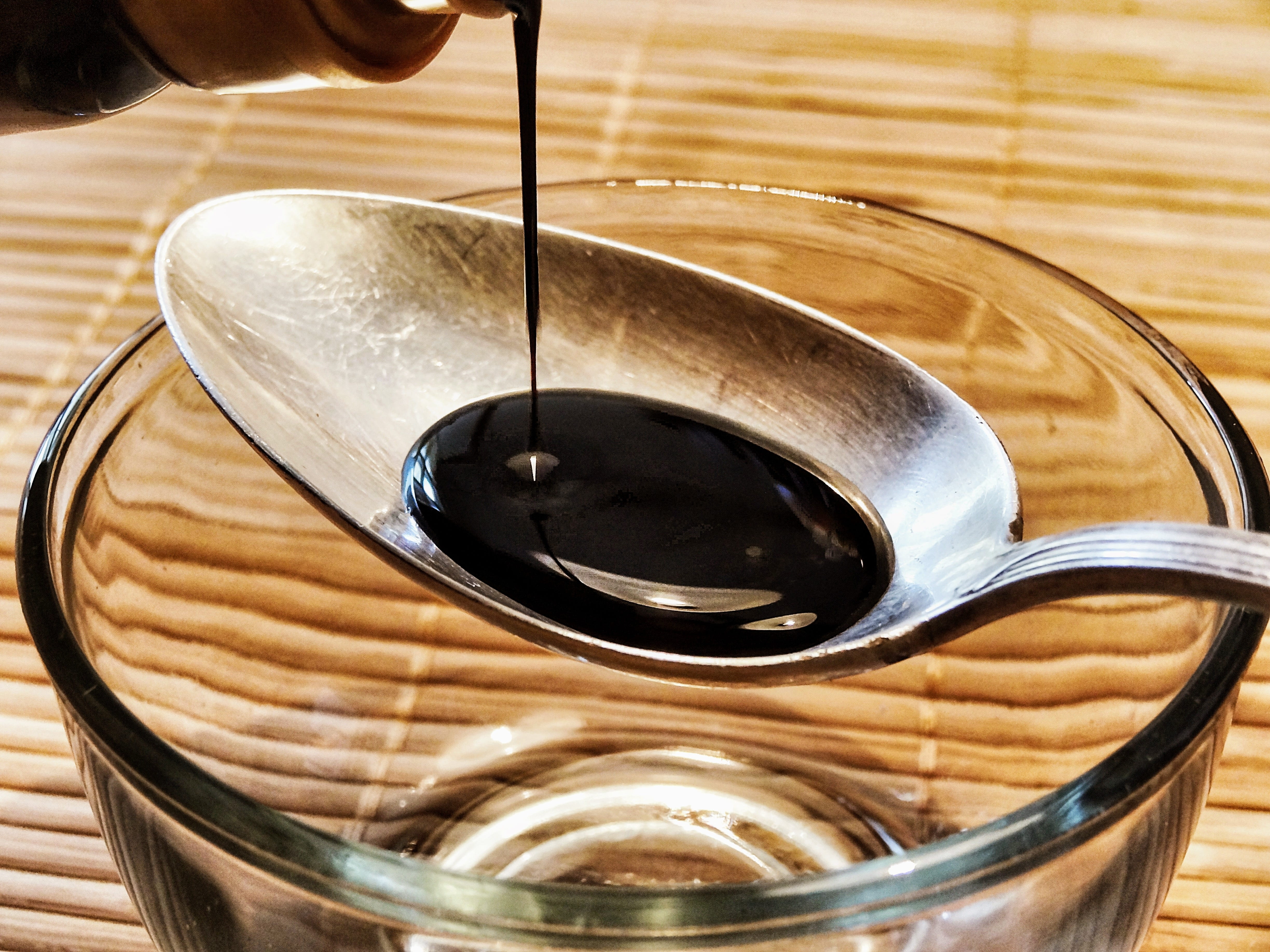 high angle view, container, drink, chinese, kitchen utensil, metal, 4K, pouring, cook, spice, ladle, flowing, close-up, black, food and drink, tablespoon, HD Wallpaper
