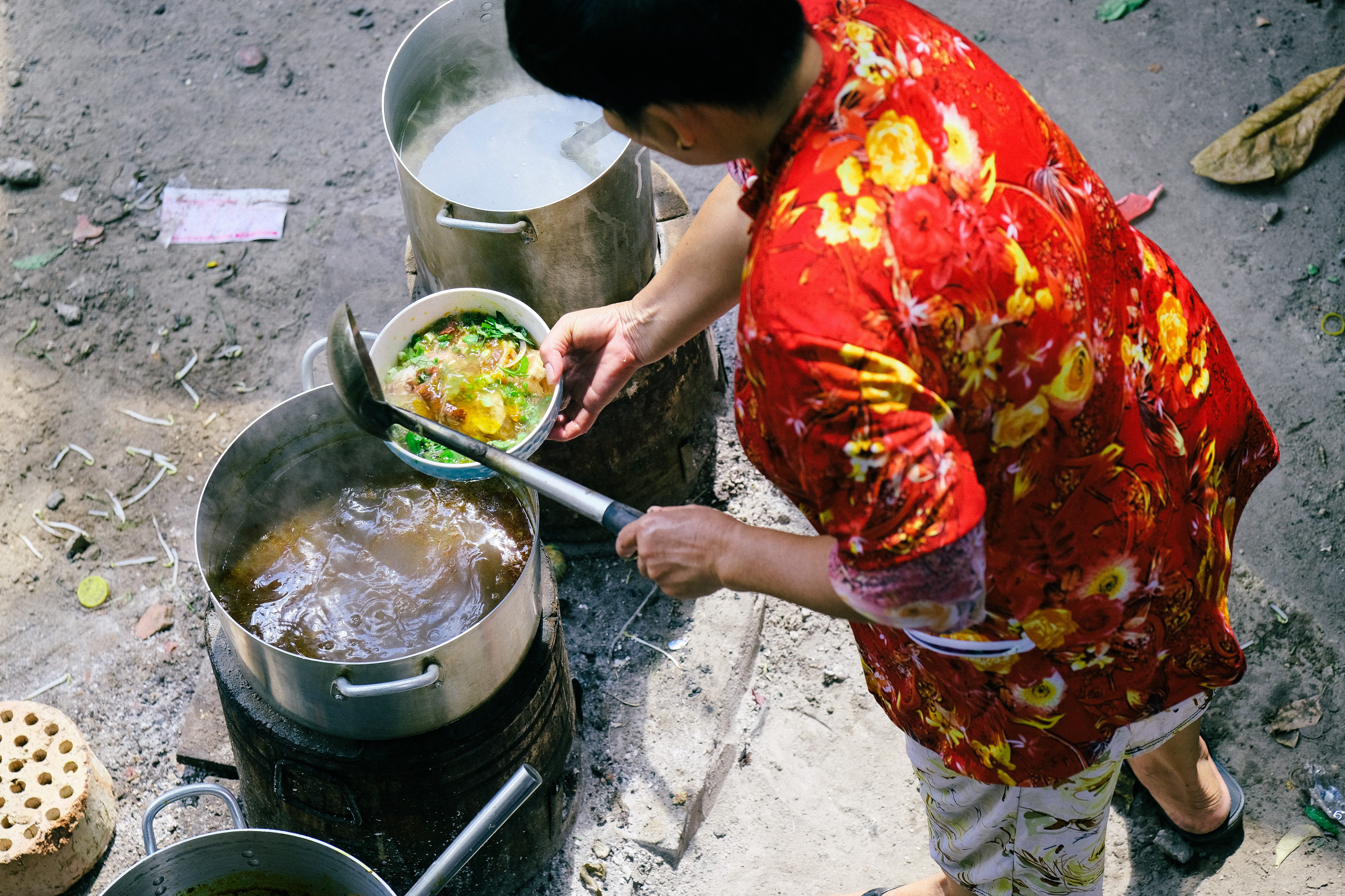 floral, cooking, preparation, adult, preparing food, mid adult, hot pot, boiling, standing, stew, food, shirt, dish, meal, holding, women, creme, mixing, HD Wallpaper