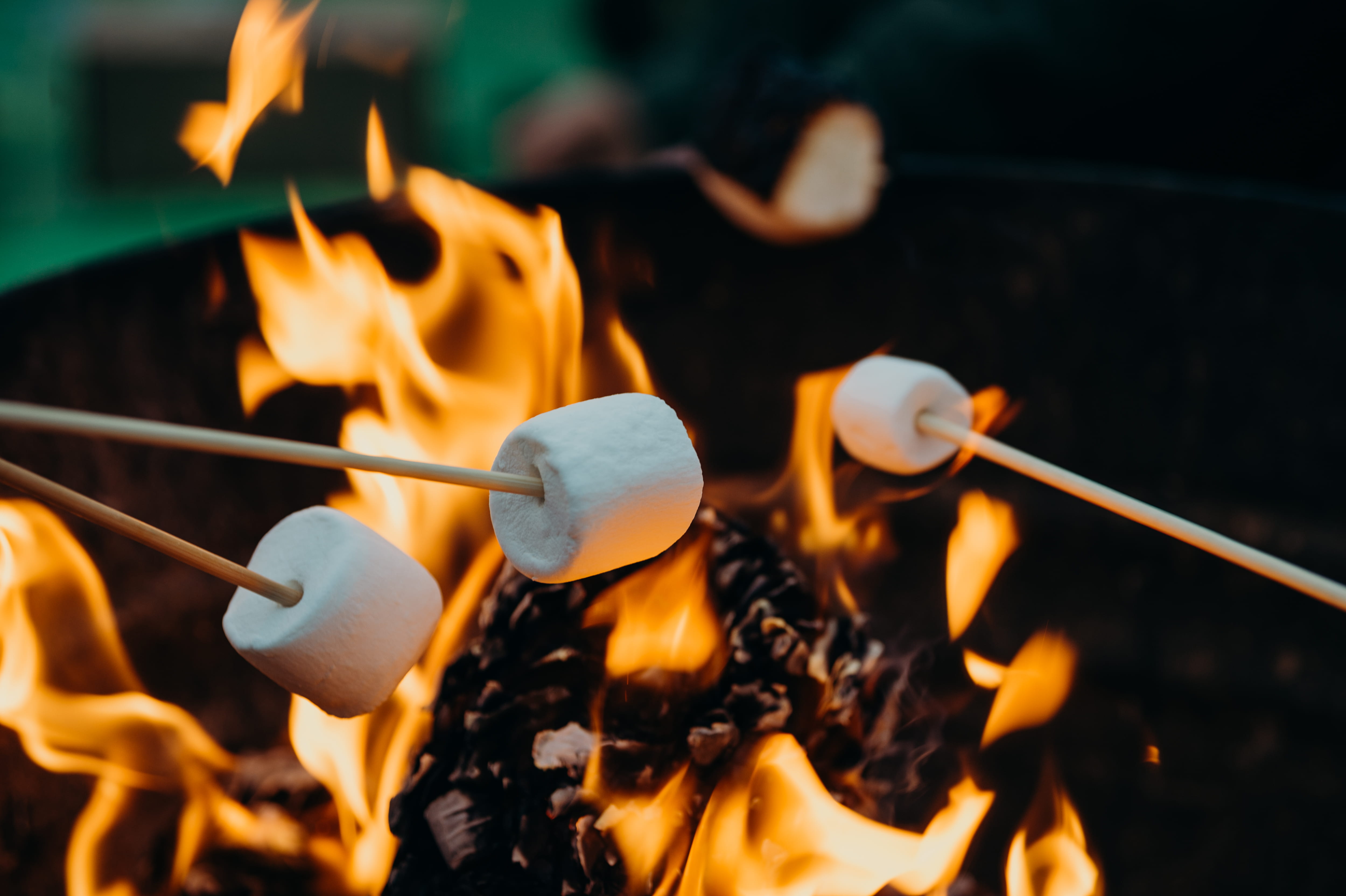 camping, campfire, motion, heat - temperature, chinese food, pit, asian food, selective, photography, burning, focus on foreground, stick, food, close-up, HD Wallpaper