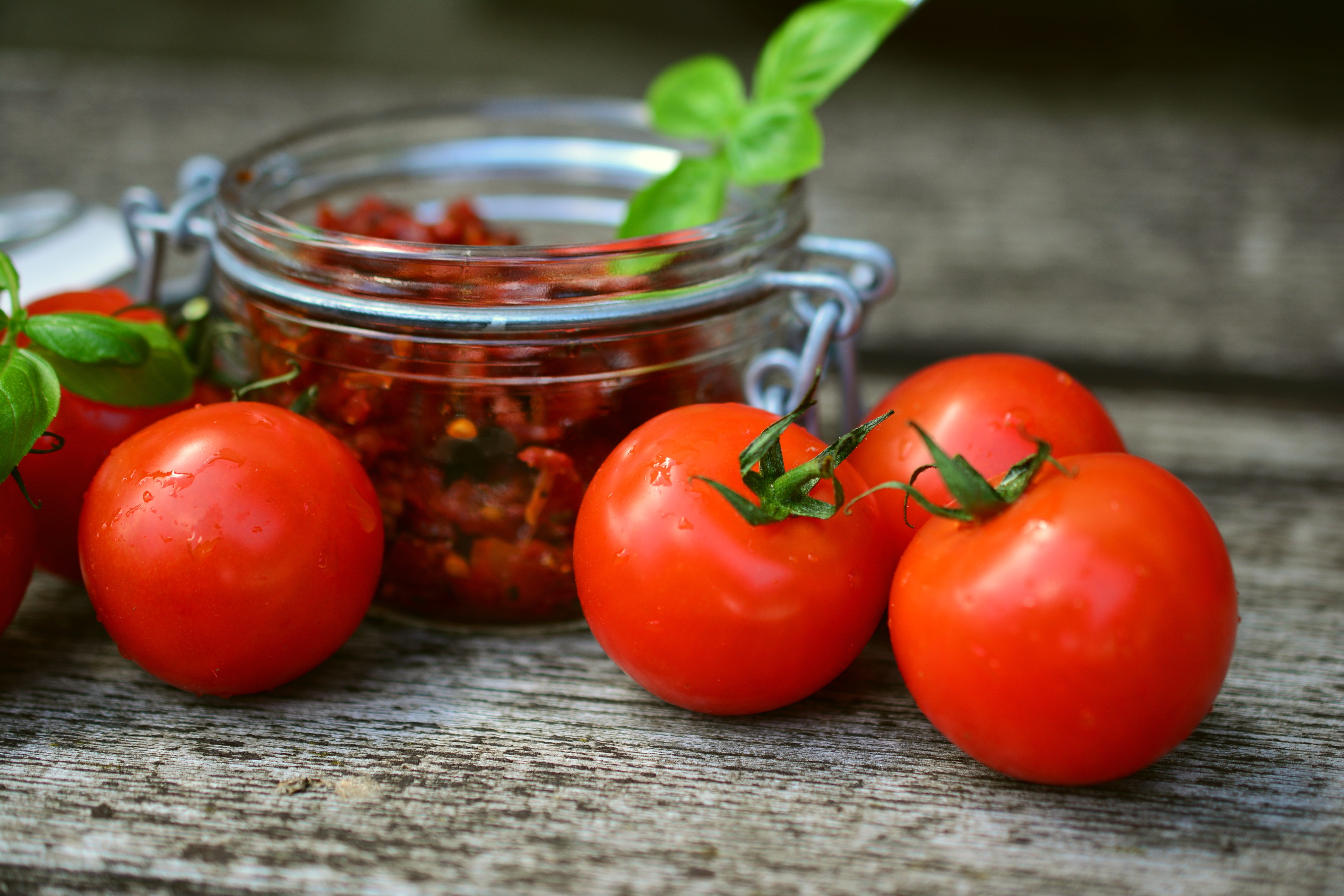 eat, tomato, freshness, rustic, food, dry tomatoes in oil, healthy Eating, preserved, container, Sun Dried Tomatoes, red, wood - Material, Oil, leaf, food and drink, HD Wallpaper