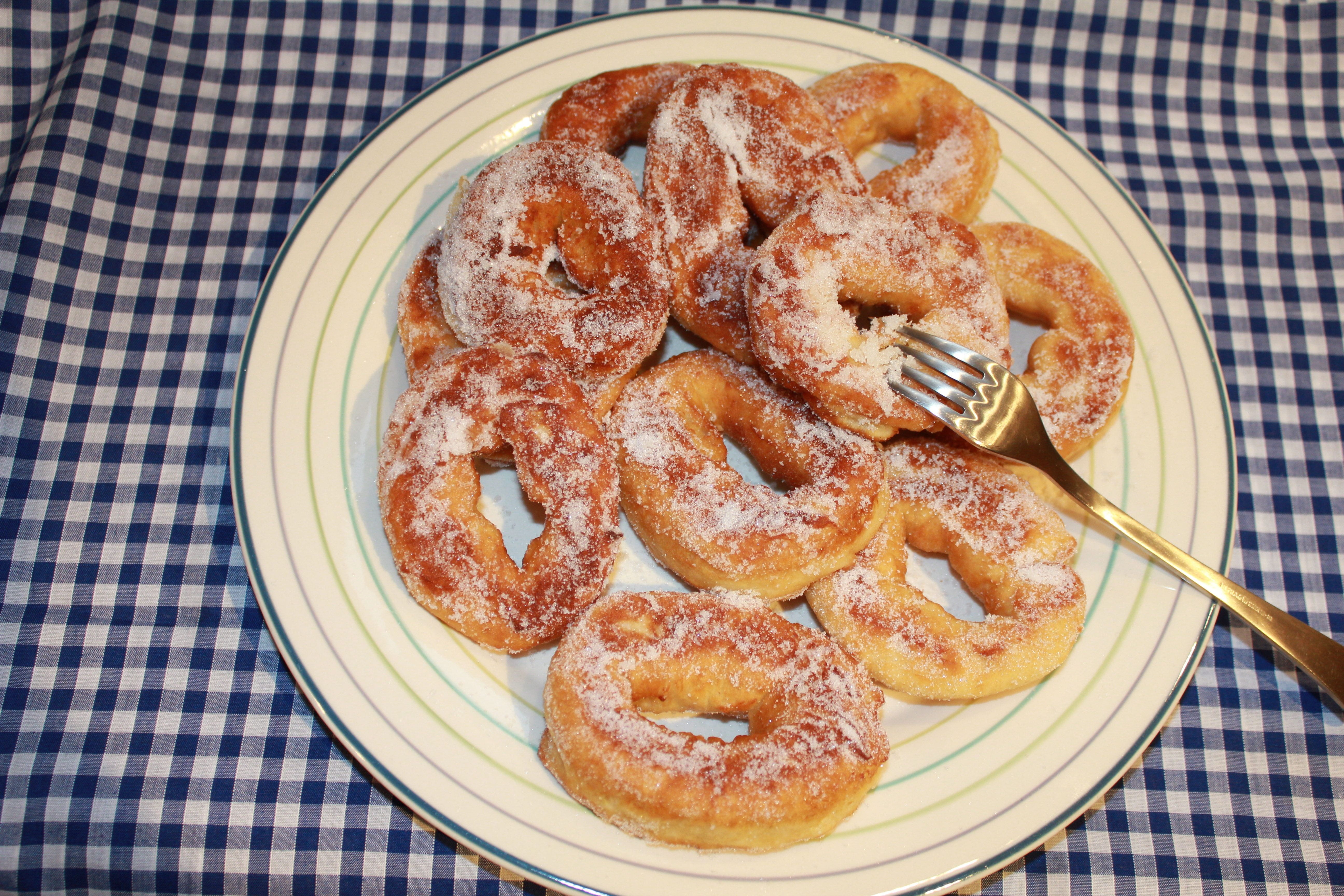 no people, recipe, nibble, tablecloth, meat, plated food, dough, indoors, book cover, ready-to-eat, confectionery, plate, directly above, still life, doughnuts, HD Wallpaper