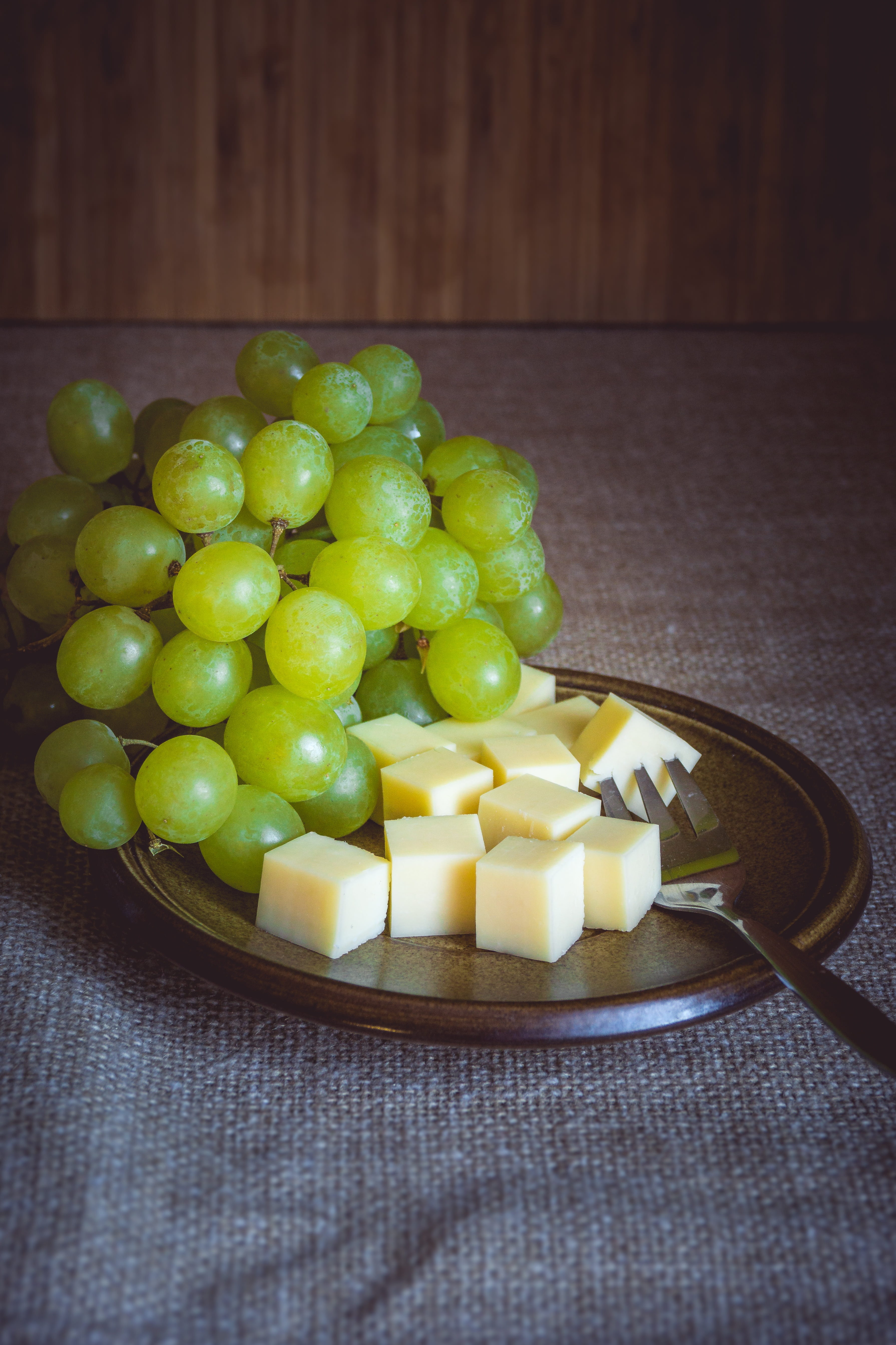 green, high angle view, healthy, feed, bio, food and drink, grapes, table, sweet food, freshness, no people, kitchen, plate, raw, grape, 5K, nutrition, Phone HD Wallpaper