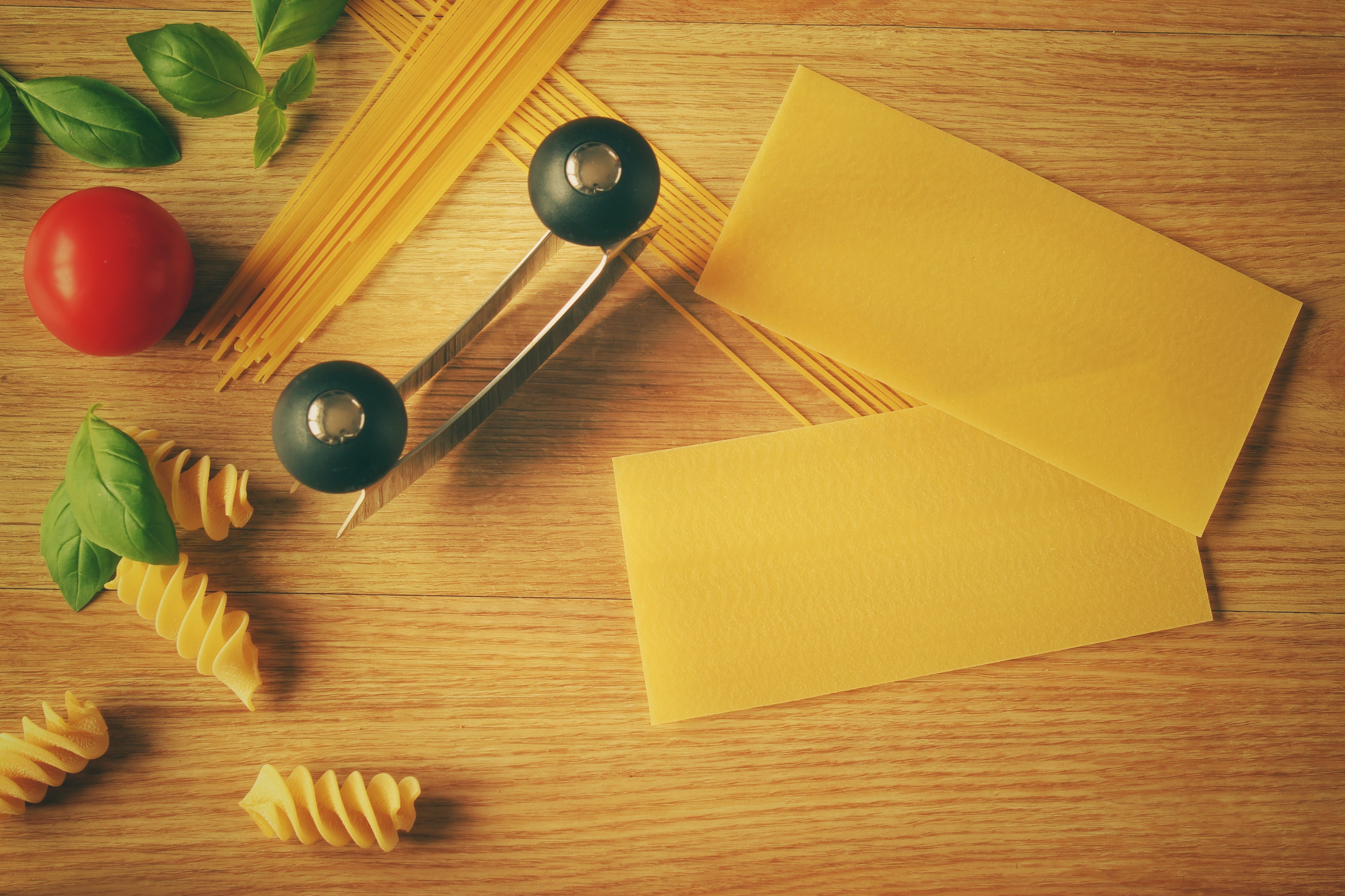 pattern, cutting board, italy, 5K, group of objects, noodles, close-up, blank, herbal planing, tomato sauce, lasagna, wood grain, yellow, paper, multi colored, HD Wallpaper