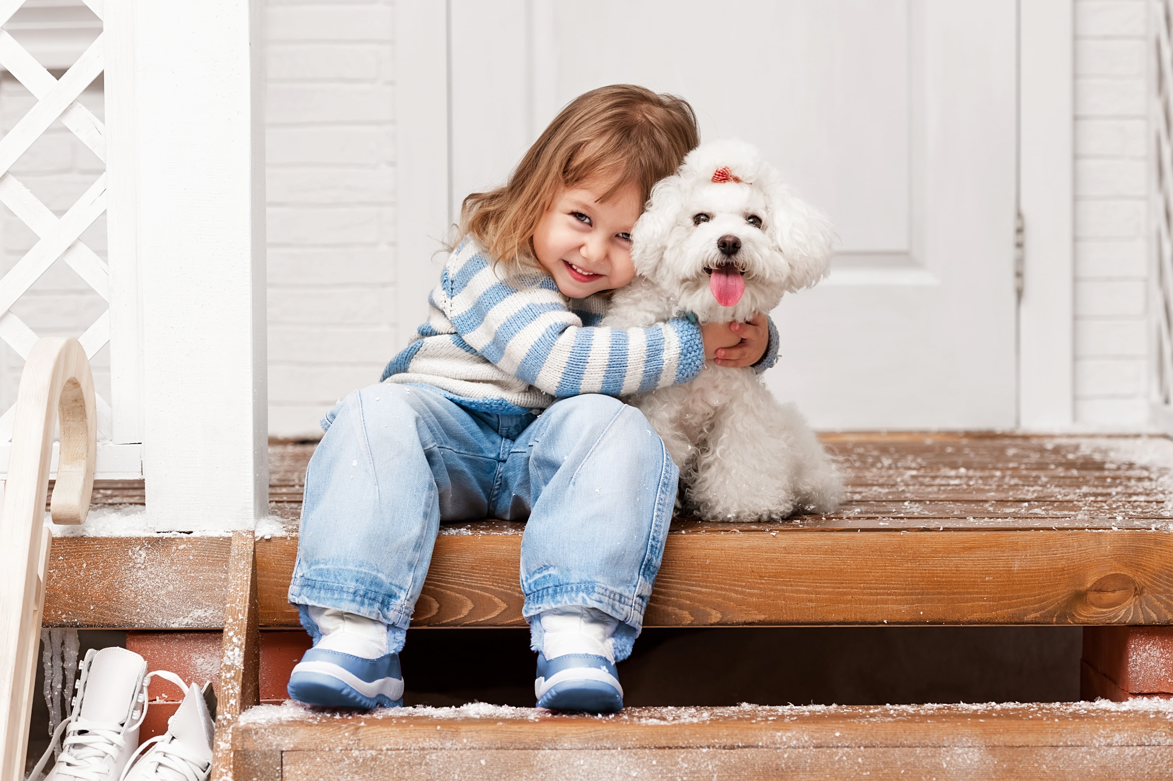 Jeans, winter, hugs, ladder, Dogs, child, 4K, smile, beautiful, joy, Bolognese, Little girls, friends, little girl, dog, HD Wallpaper