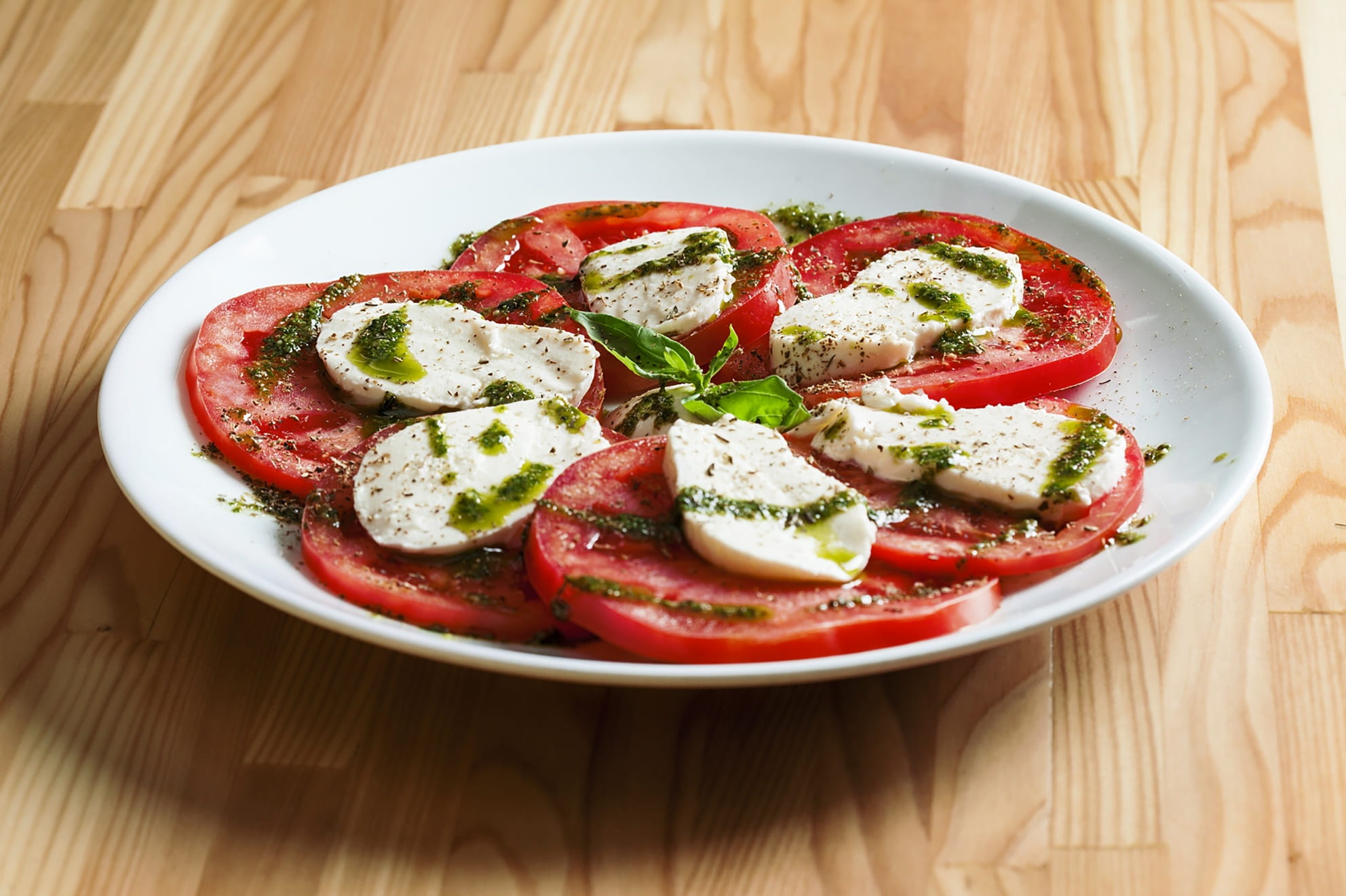 healthy, restaurant food, vegetables, indoors, delicious, cuisine, edible, leaf, salad, photography, european cuisine, lunch, sliced, tomato, food background, HD Wallpaper