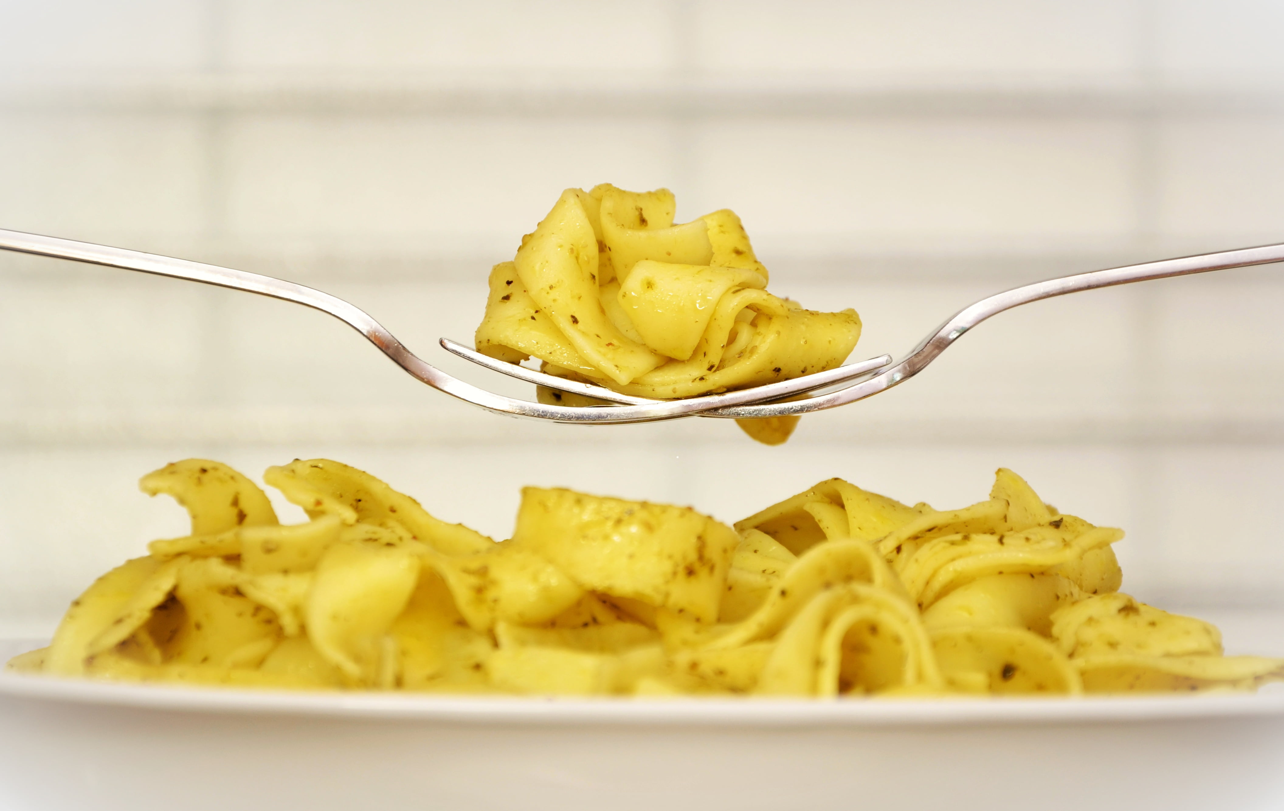 potato, indulgence, italian food, eating utensil, cheese, ready-to-eat, meal, vegetarian Food, indoors, freshness, crockery, forks, yellow, refreshment, HD Wallpaper