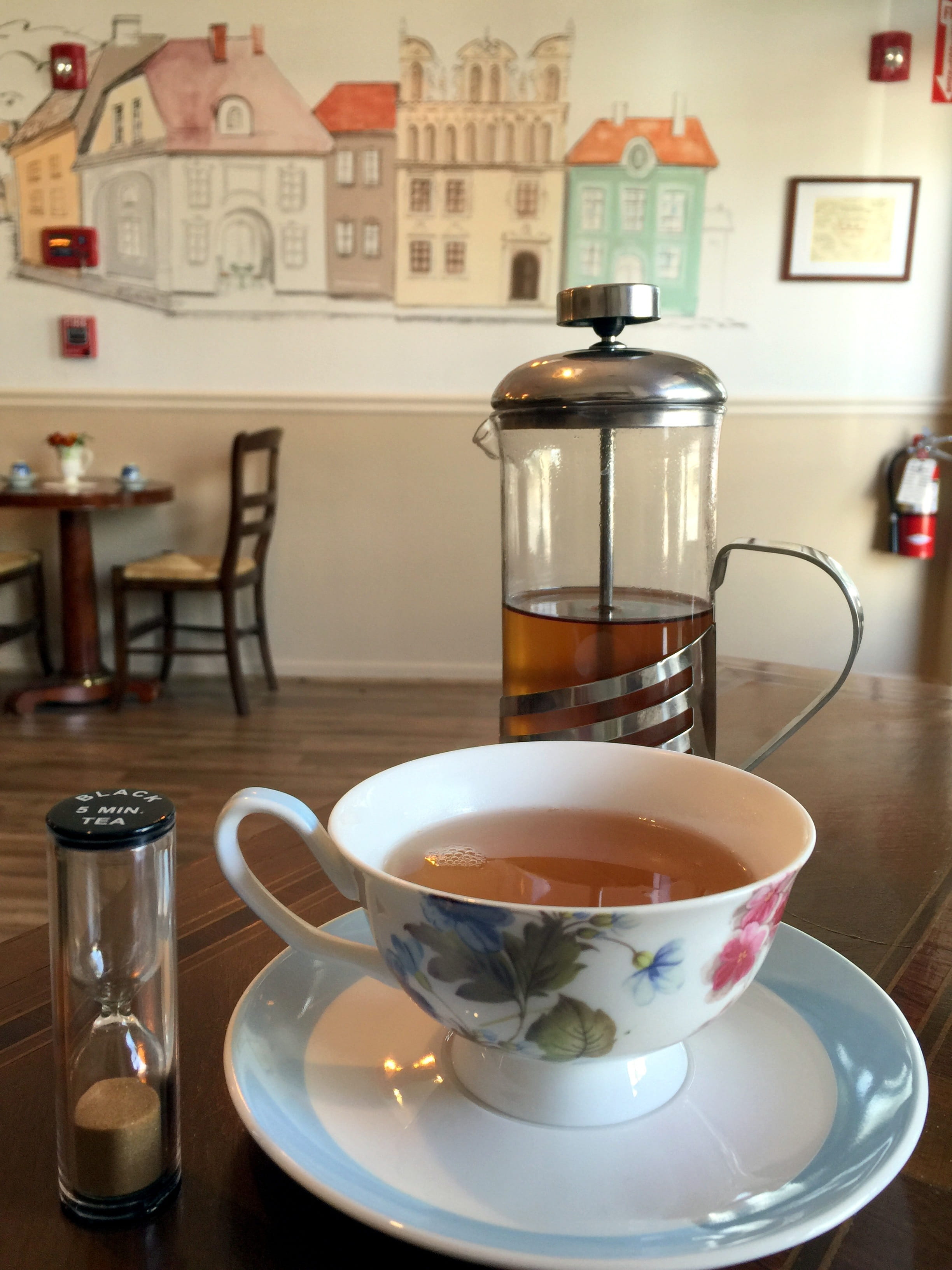 indoors, quaint, food and drink, drink, refreshment, european, Cafe, restaurant, retro, saucer, Tea Shop, tea press, still life, no people, freshness, kitchen utensil, Phone HD Wallpaper