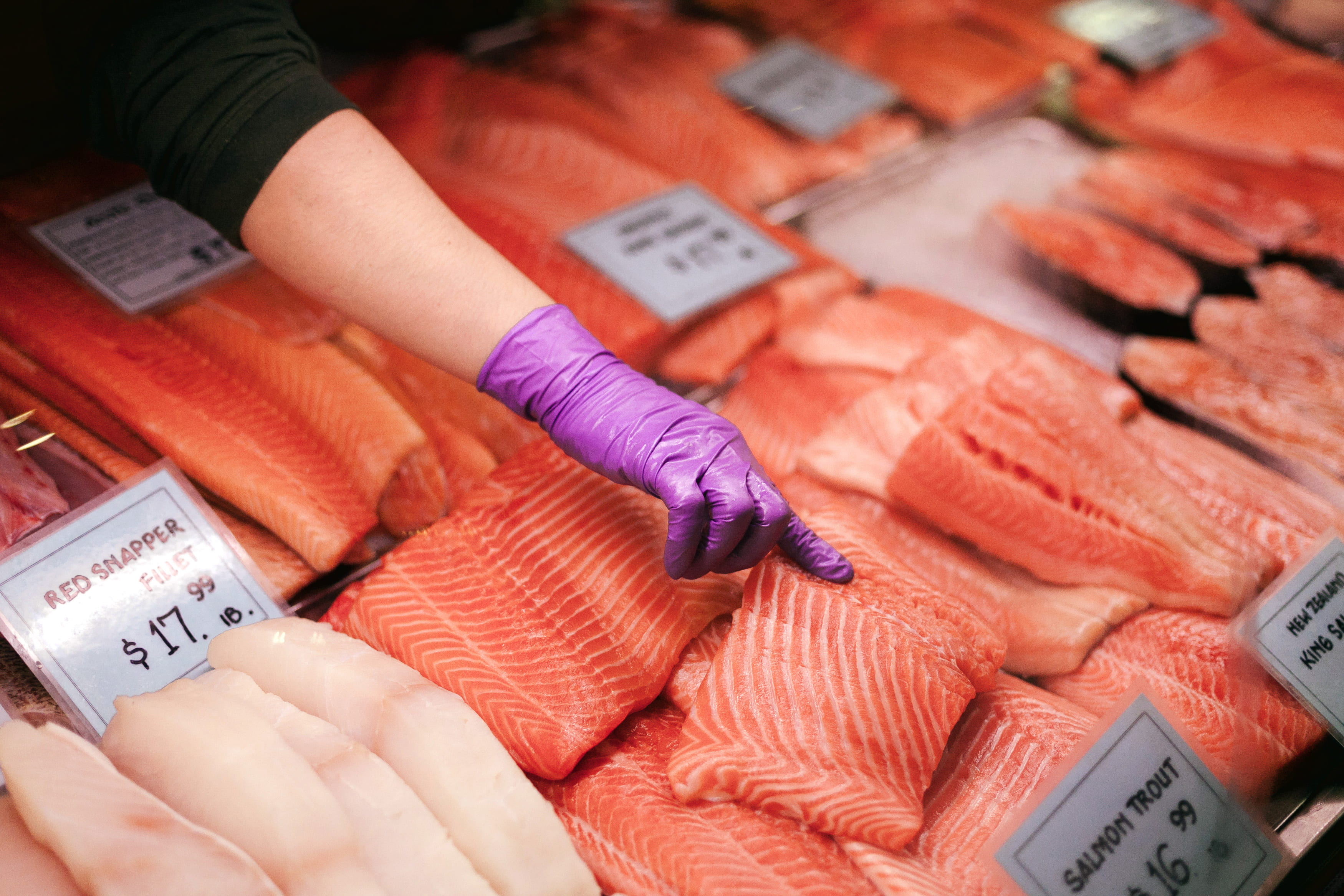 high angle view, occupation, finger, holding, sign, close-up, trout, shopping, body part, retail, price tag, indoors, store, market, 2K, glove, person, HD Wallpaper