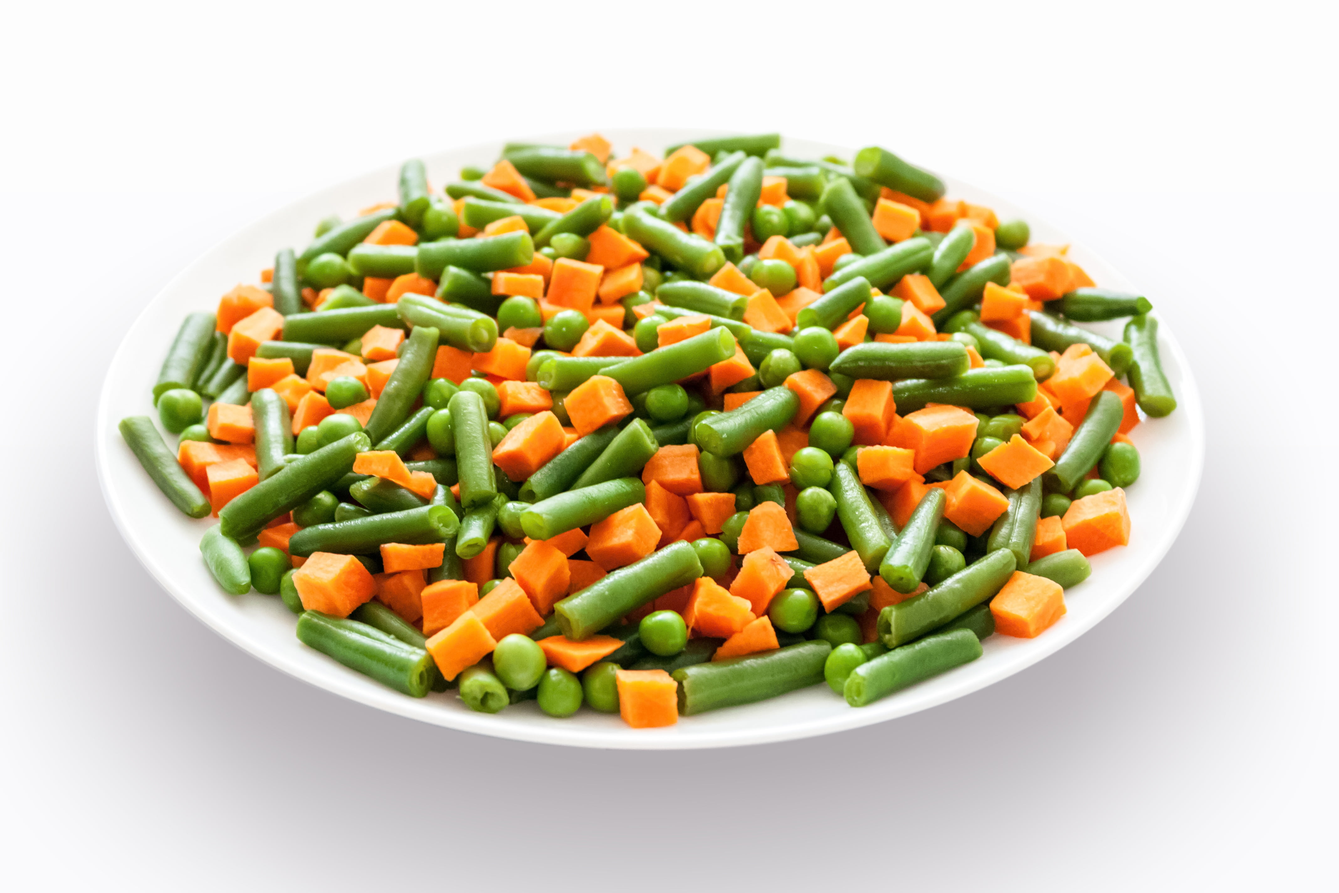 vegetarian Food, studio shot, wellbeing, vegetables, peas, white background, healthy, beans, ceramic, seed, bowl, fruits and vegetables, sliced, chopped, HD Wallpaper