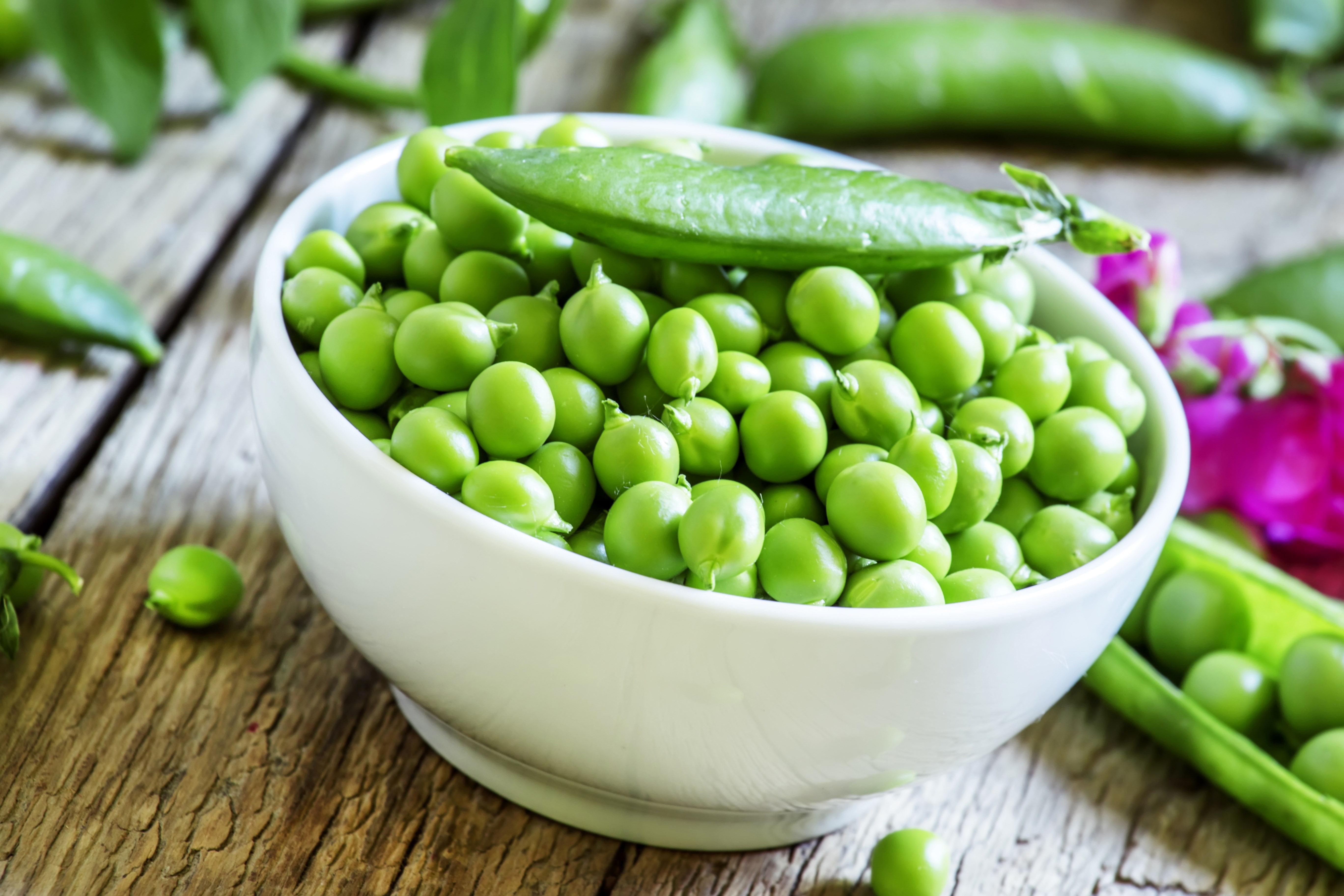 indoors, crockery, green color, table, wood - material, bowl, vegetable, large group of objects, green pea, no people, freshness, healthy eating, still life, HD Wallpaper