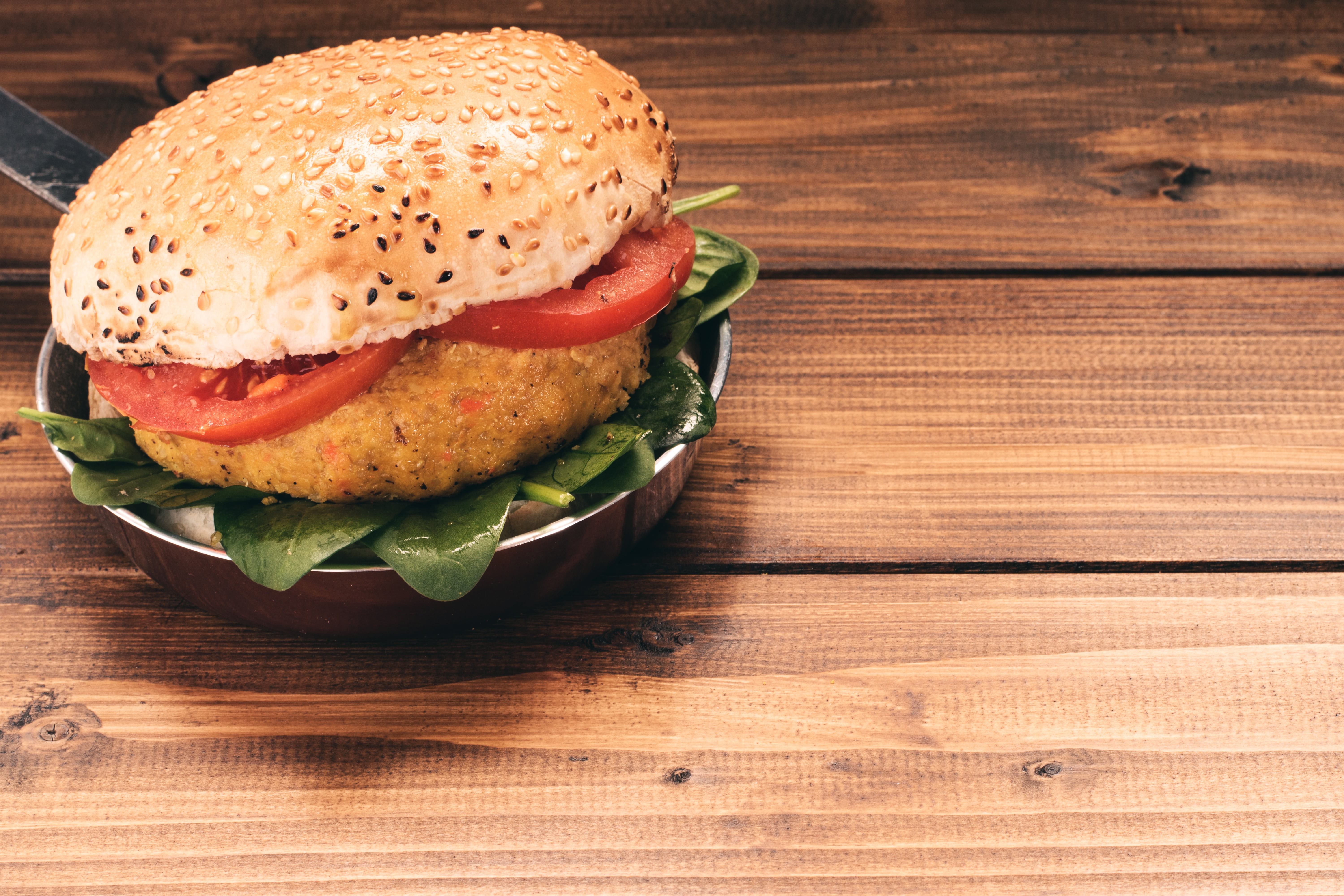 food and drink, wood - material, toast, take out food, bun, snack, cuisine, vegetable, moody, meal, vegetables, green, 5K, burger, bio, ready-to-eat, hamburger, HD Wallpaper