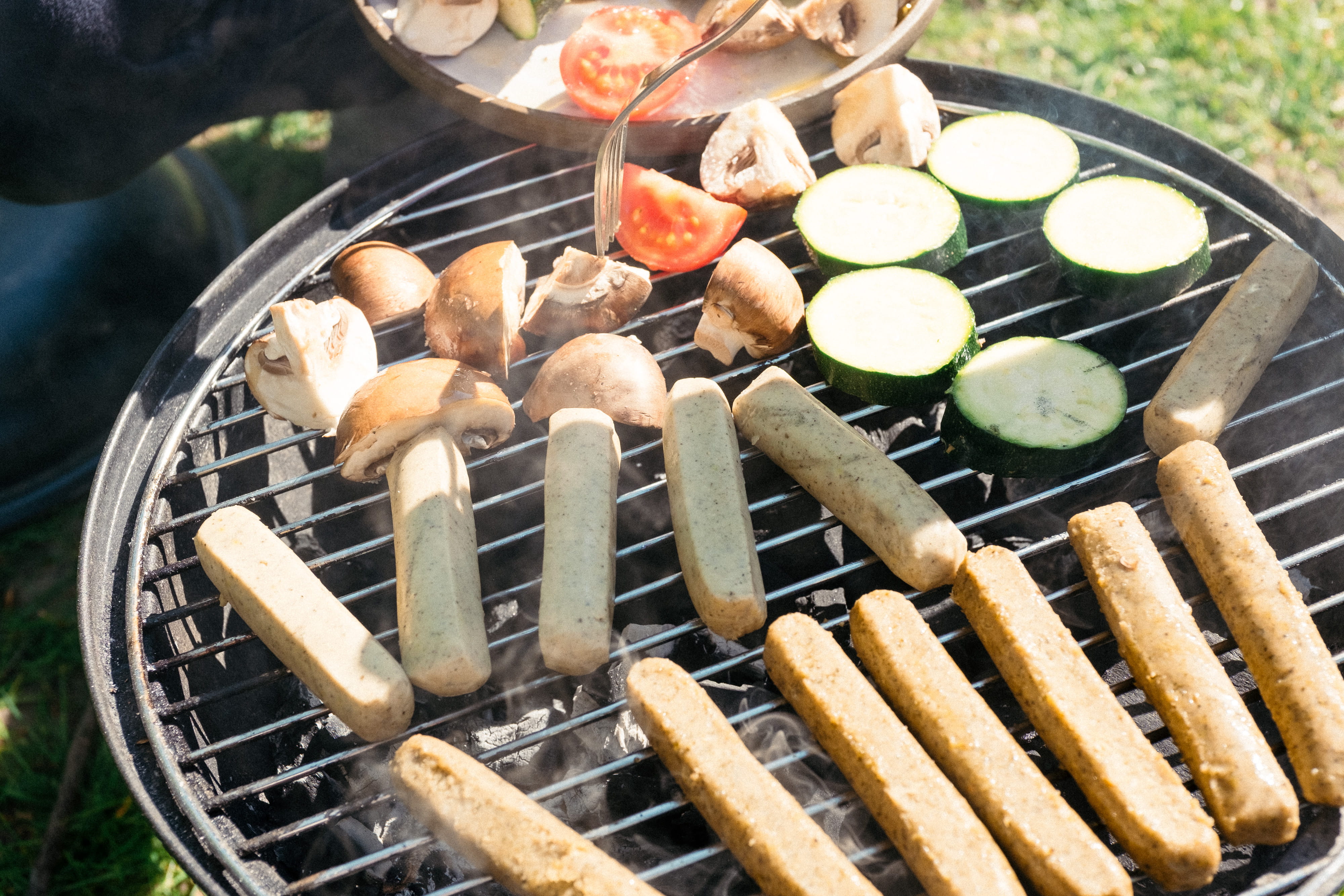 day, preparing food, heat - Temperature, skewer, preparation, food And Drink, freshness, vegetable, barbecue Grill, sausage, cooking, nature, healthy eating, HD Wallpaper