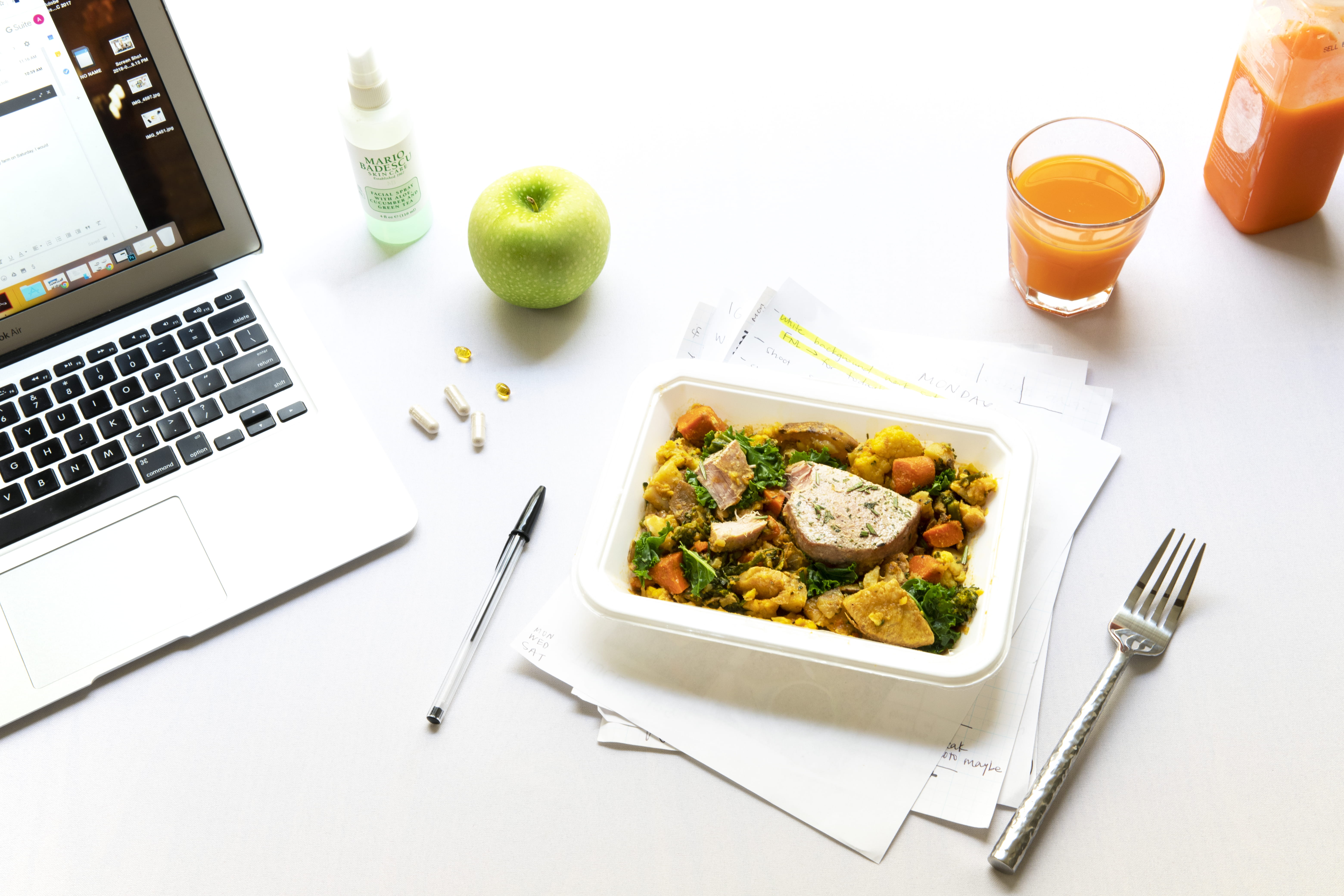healthy Eating, freshness, cooked, vegetable, cooking, minimal, tomato, beef, work, white, dieting, apple, carrot juice, food, dinner, plate, planning, HD Wallpaper