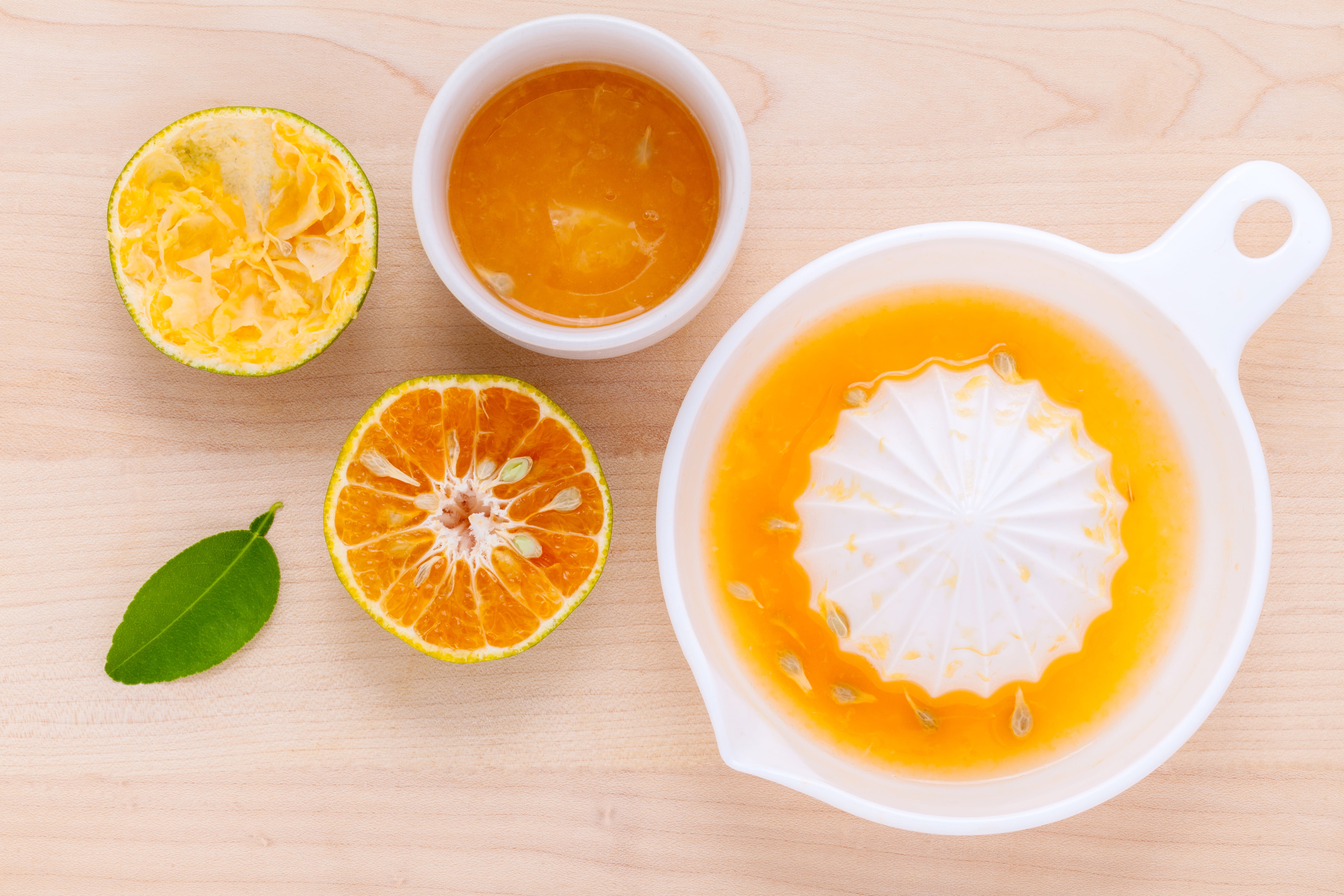 green, wooden, color, tropical, indoors, ripe, nutrition, sliced, food and drink, section, bowl, nature, breakfast, background, vivid, mandarin, orange, HD Wallpaper