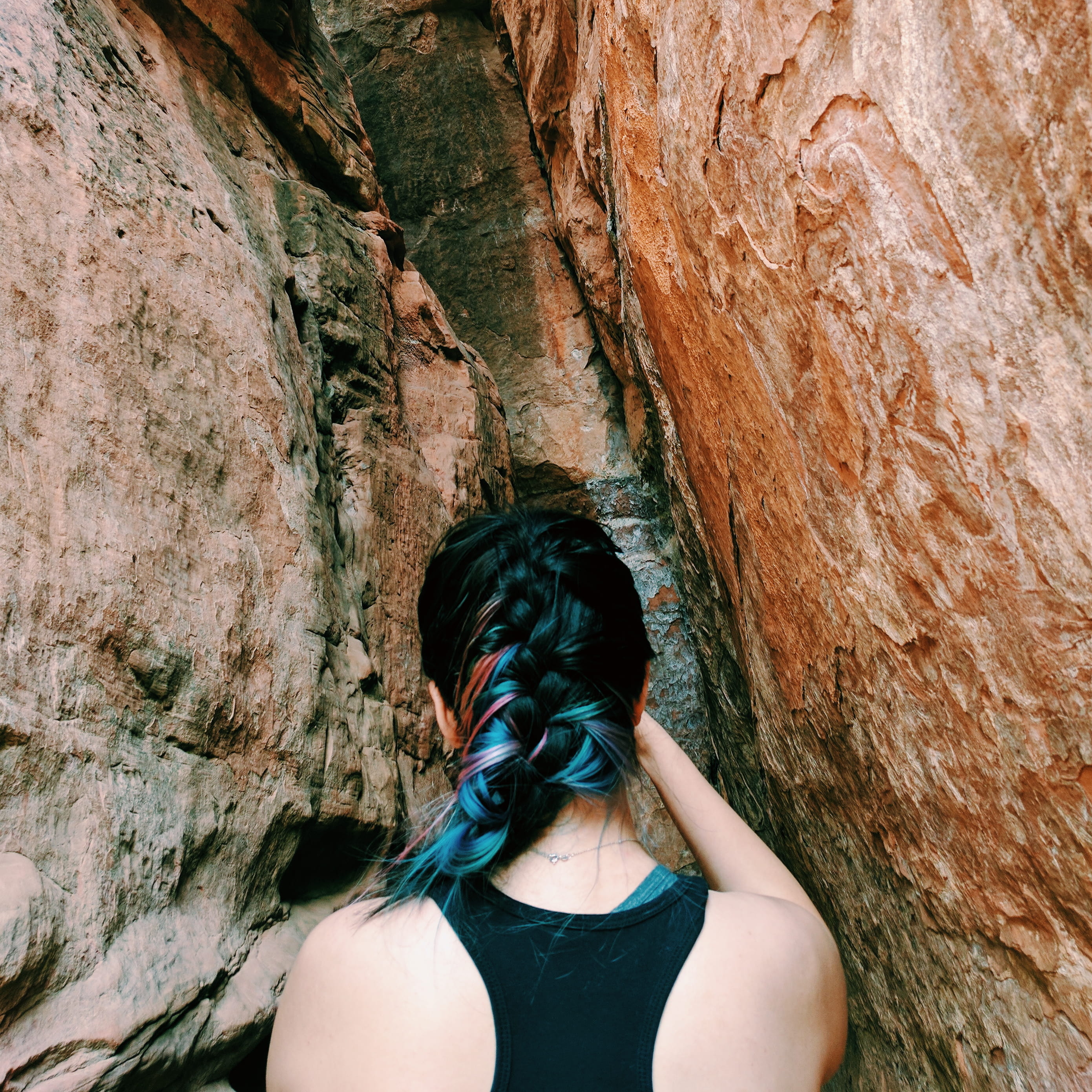 adult, top, exploration, entering, main, 2K, rock formation, mountain, formation, young women, hairstyle, lifestyles, nature, women, solid, standing, young adult, Phone HD Wallpaper
