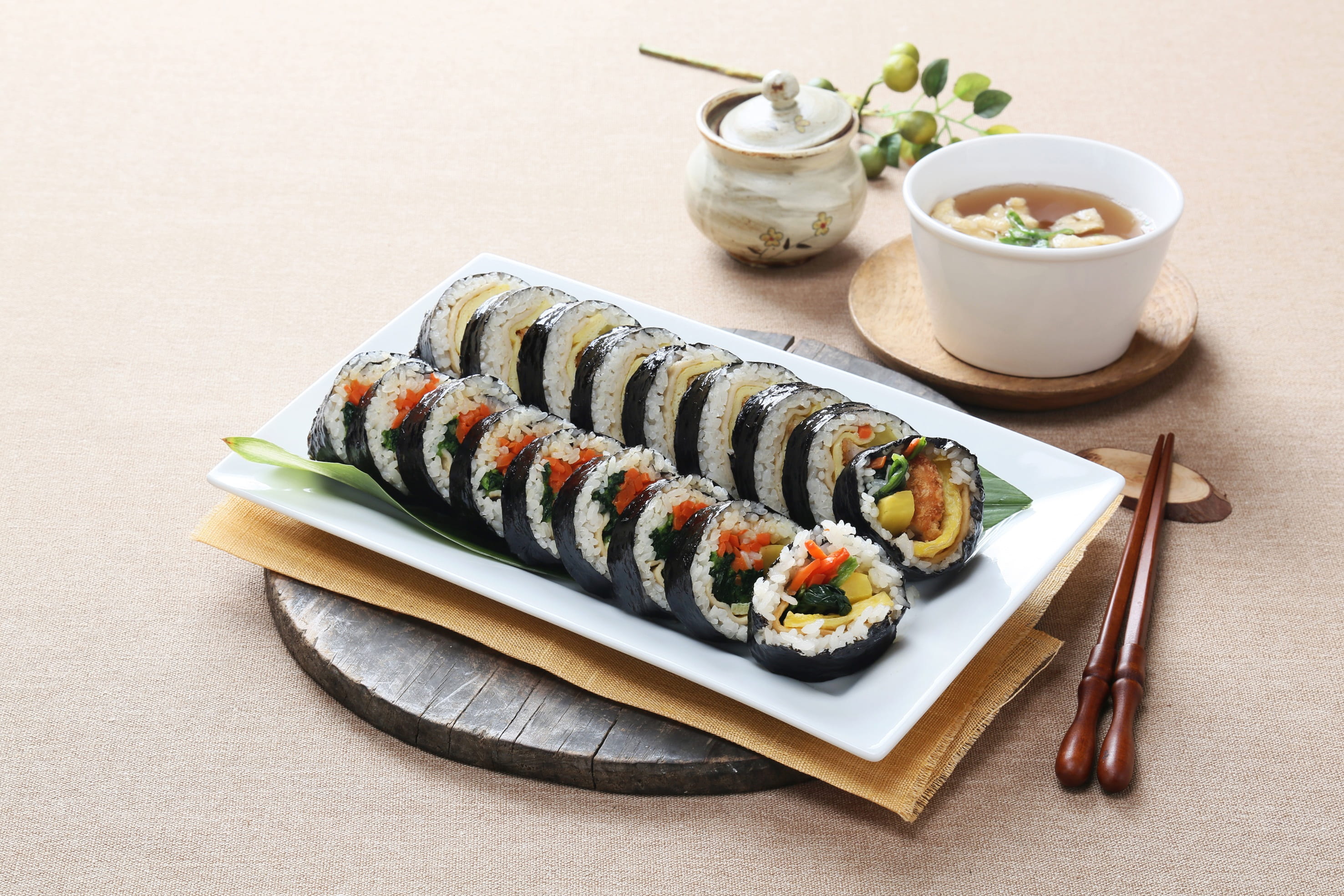 wellbeing, sauce, 2K, condiment, food photography, food and drink, yeongdeungpo very, rice, plate, dinner, sushi, ready-to-eat, asian food, japanese food, HD Wallpaper