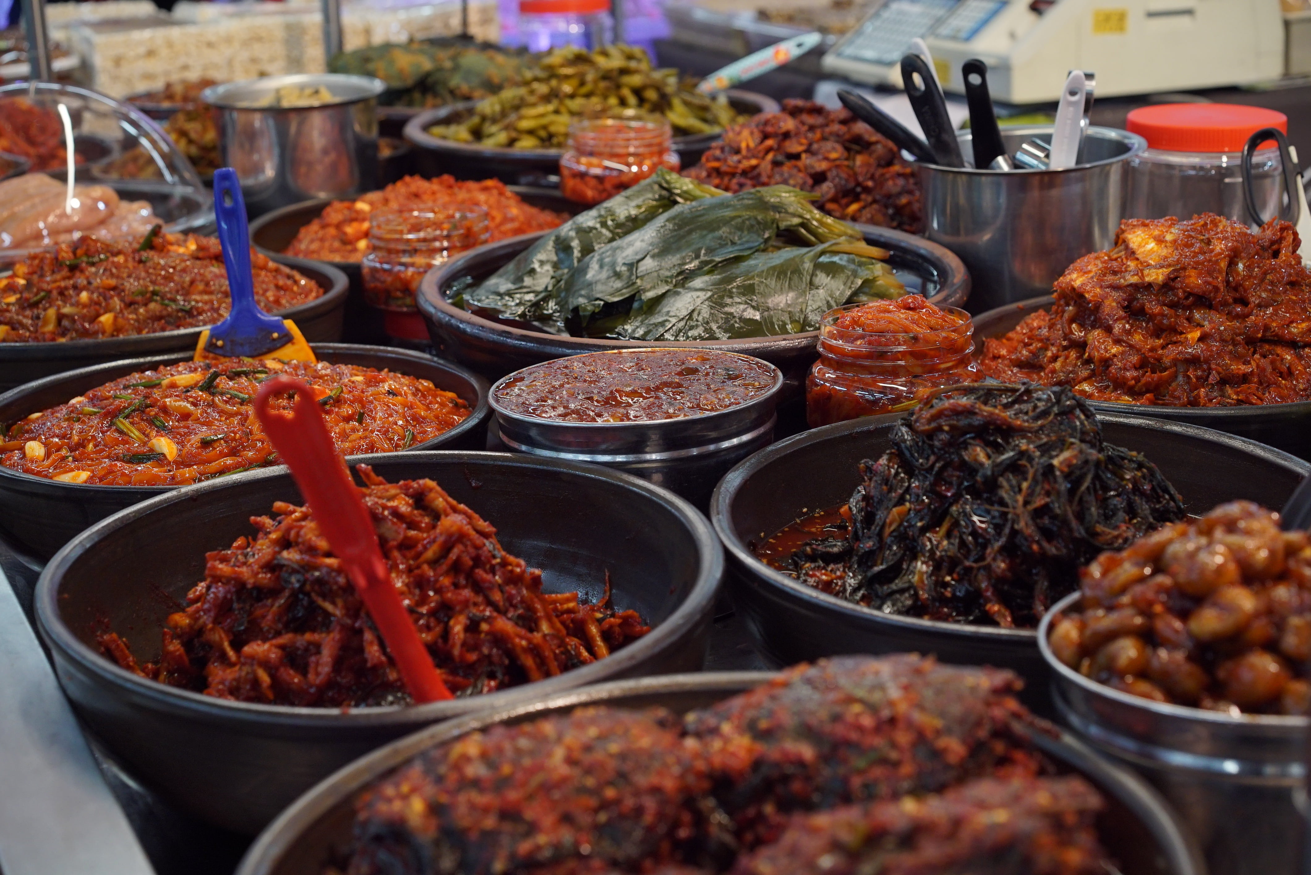 concession stand, traditional food, container, variation, hypermarkets, choice, korean food, sauce, side dish, retail, market, tasting corner, meat, indoors, HD Wallpaper