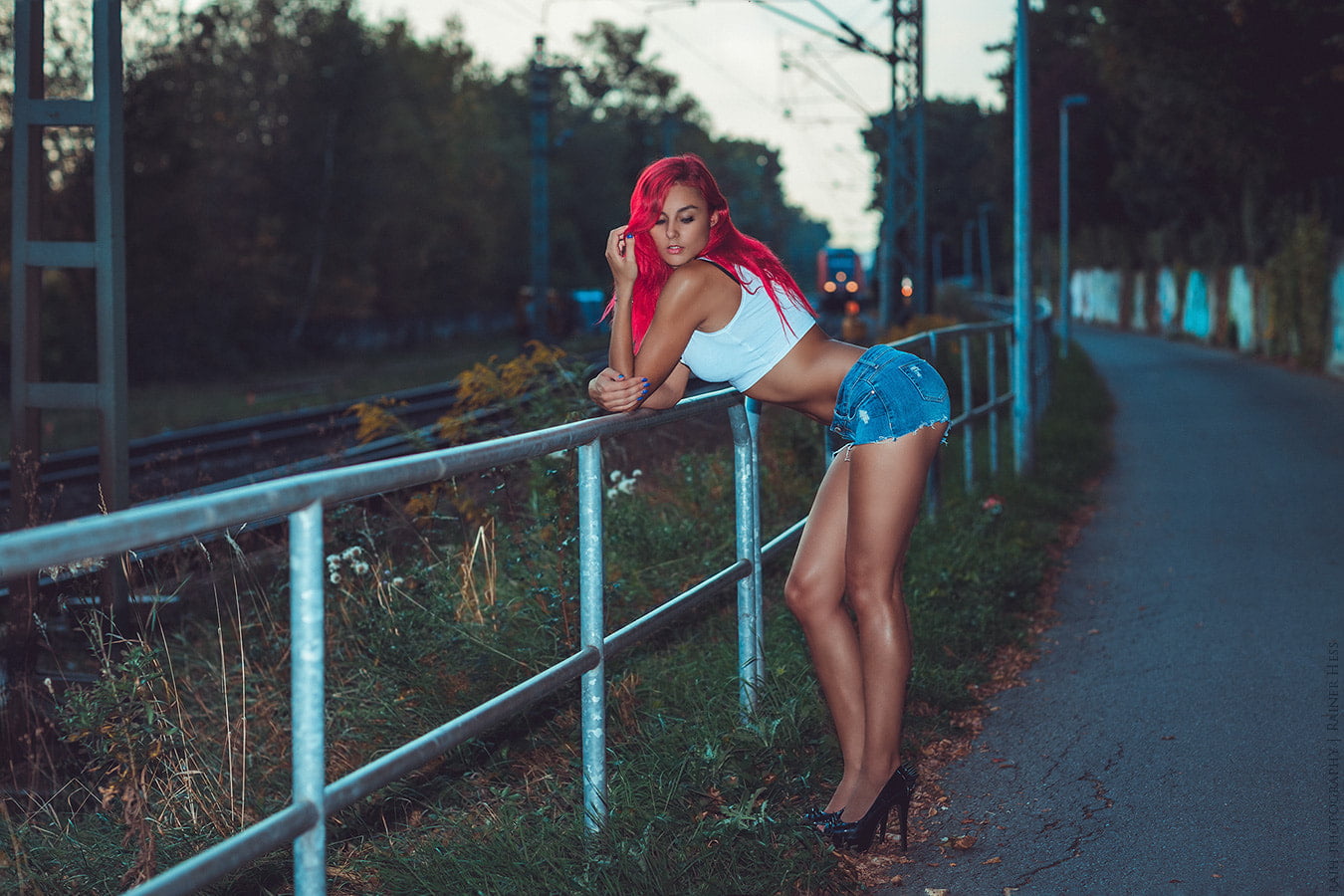 high heels, young women, outdoors, real people, tanned, plant, beautiful woman, looking at camera, depth of field, portrait, jean shorts, lifestyles, one person, HD Wallpaper