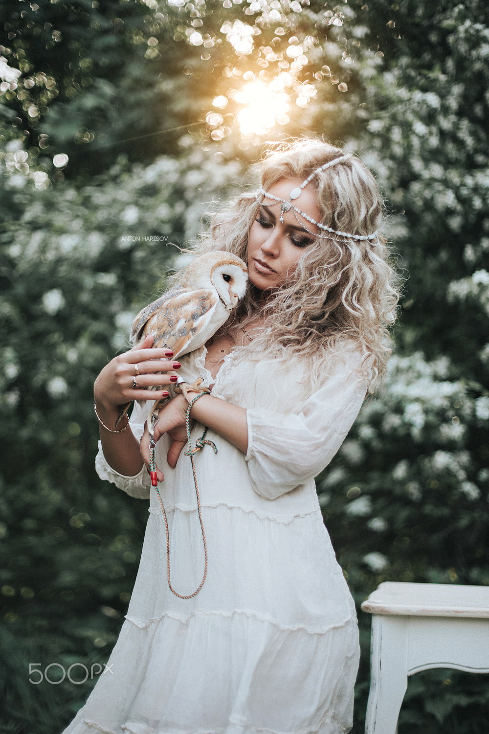 portrait, young adult, three quarter length, 720P, young women, plant, hair, females, one person, fashion, beautiful woman, 500px, long hair, beauty, blond hair, Phone HD Wallpaper