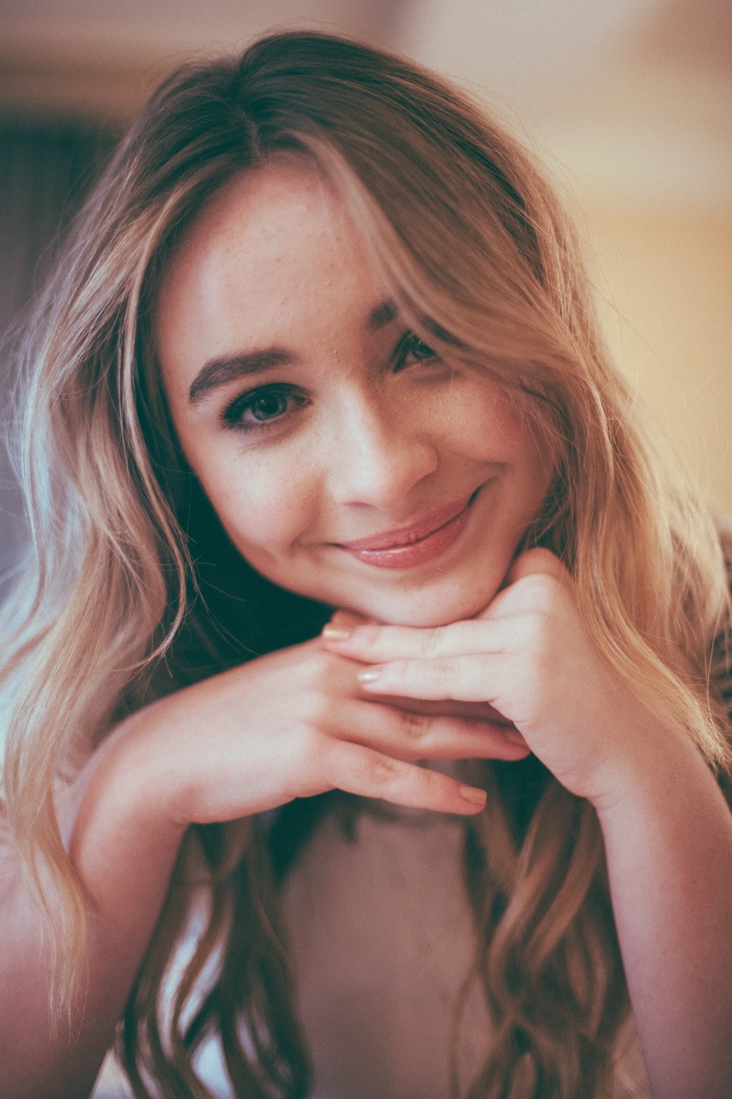 720P, Sabrina Carpenter, Phone HD Wallpaper