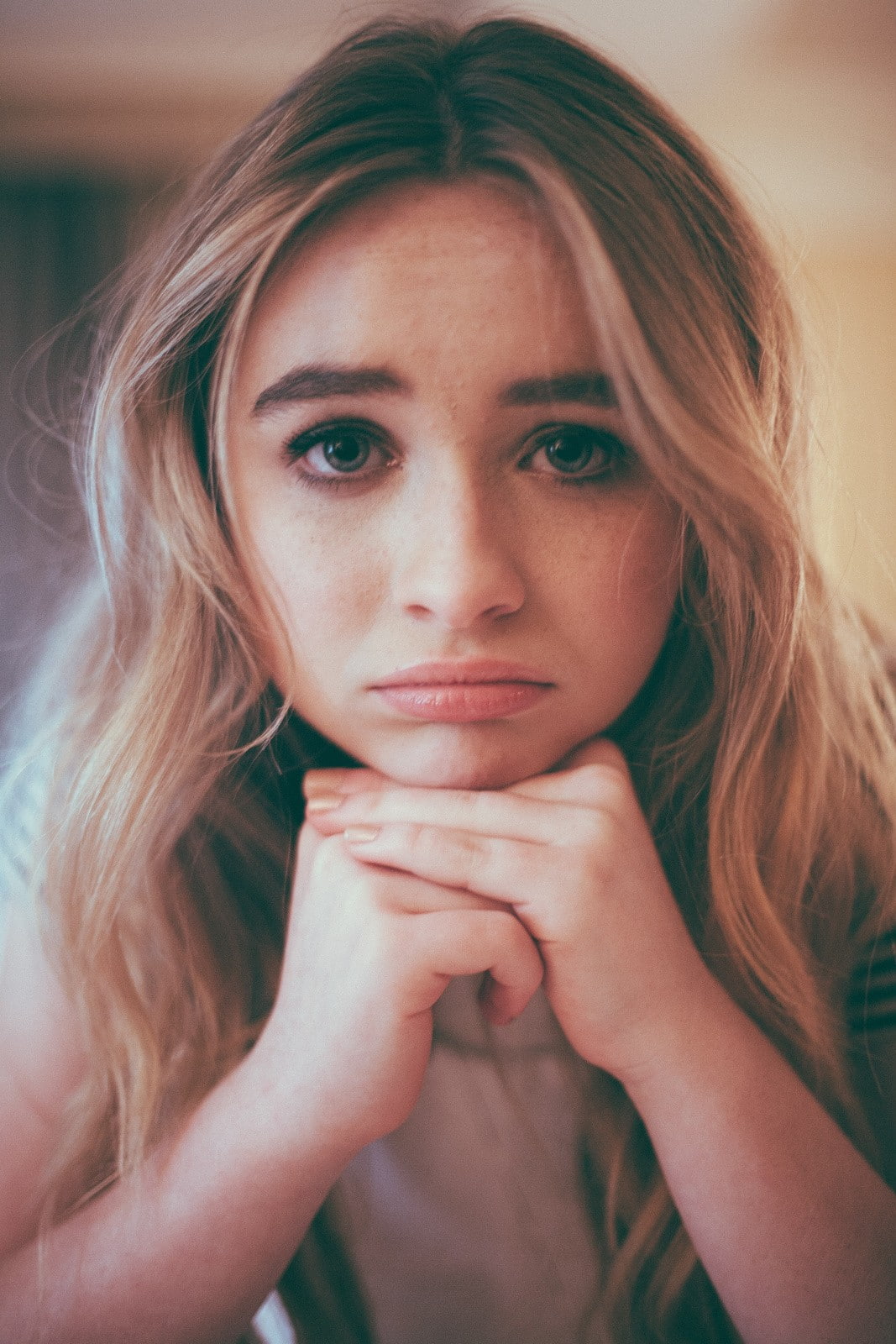 720P, Sabrina Carpenter, Phone HD Wallpaper