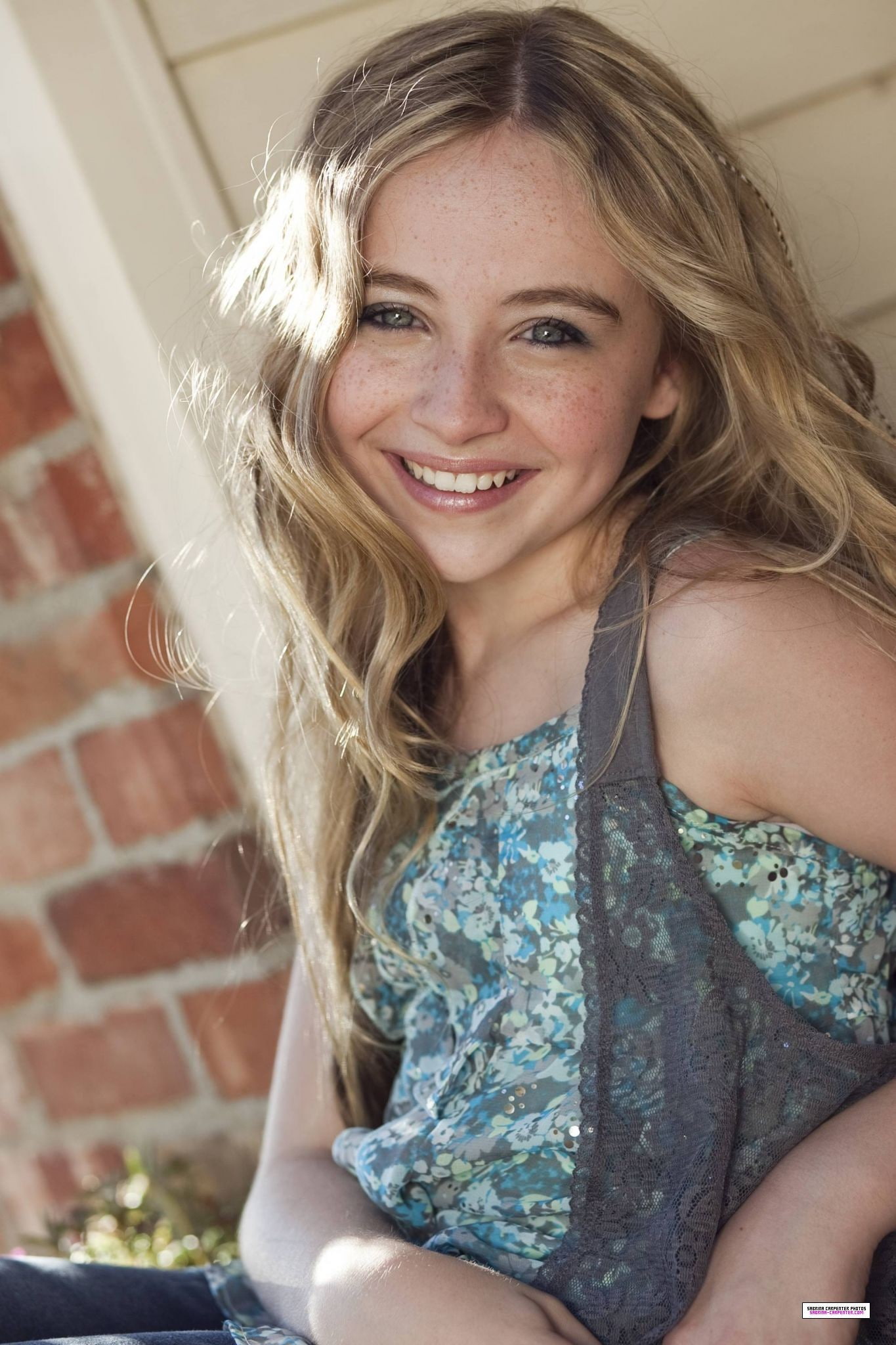1080P, Sabrina Carpenter, Phone HD Wallpaper