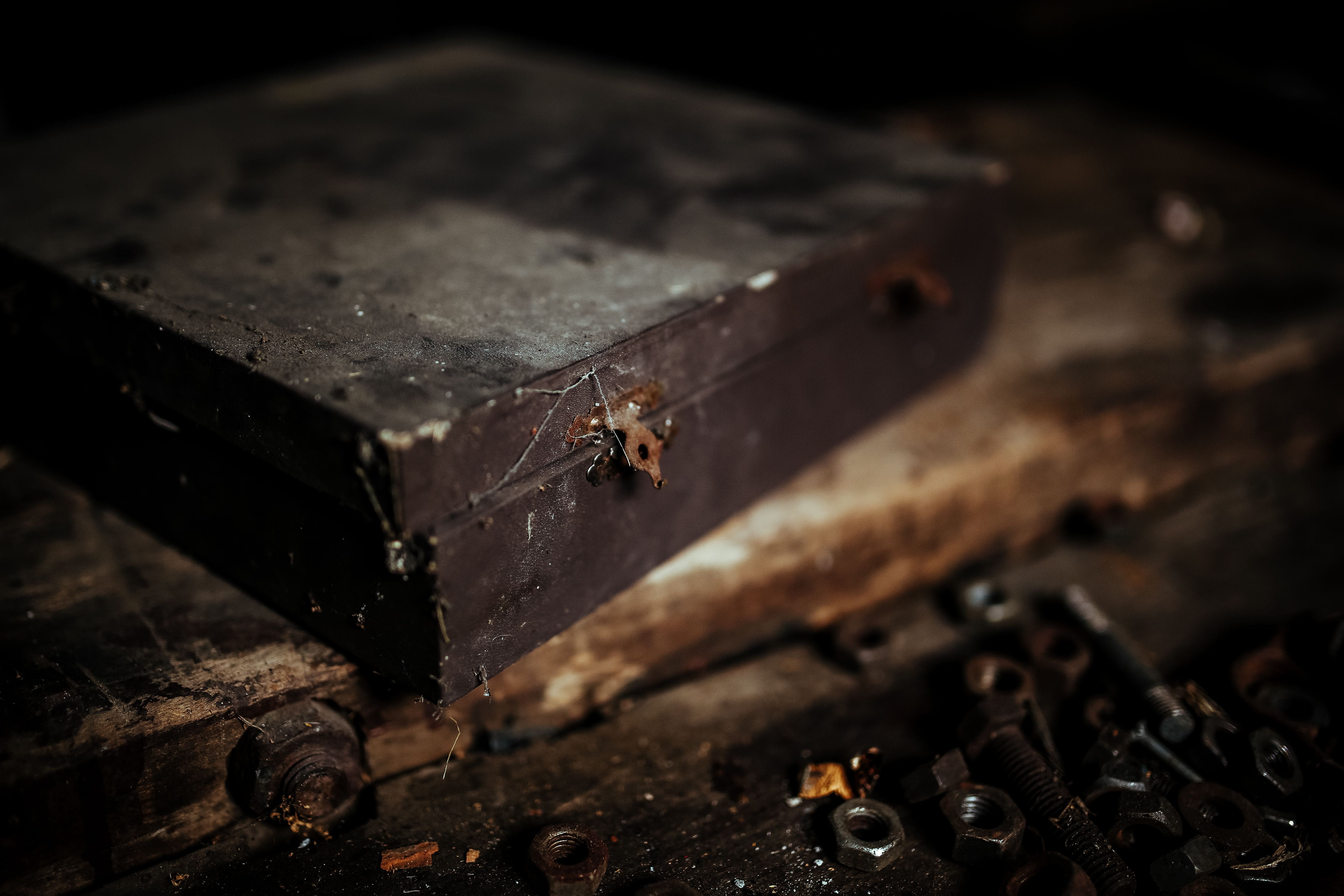 night, insect, rusty, 4K, dirty, selective focus, run-down, Old, wooden, weathered, boxes, metal, bolts, day, dust, no people, bad condition, outdoors, HD Wallpaper