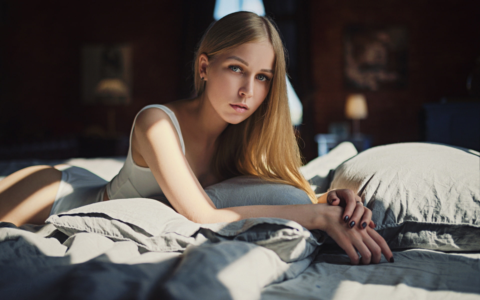 Sergey Fat, bed, manicure, look, face, Sergey Zhirnov, 1080P, hands, Angelina Reverend, HD Wallpaper