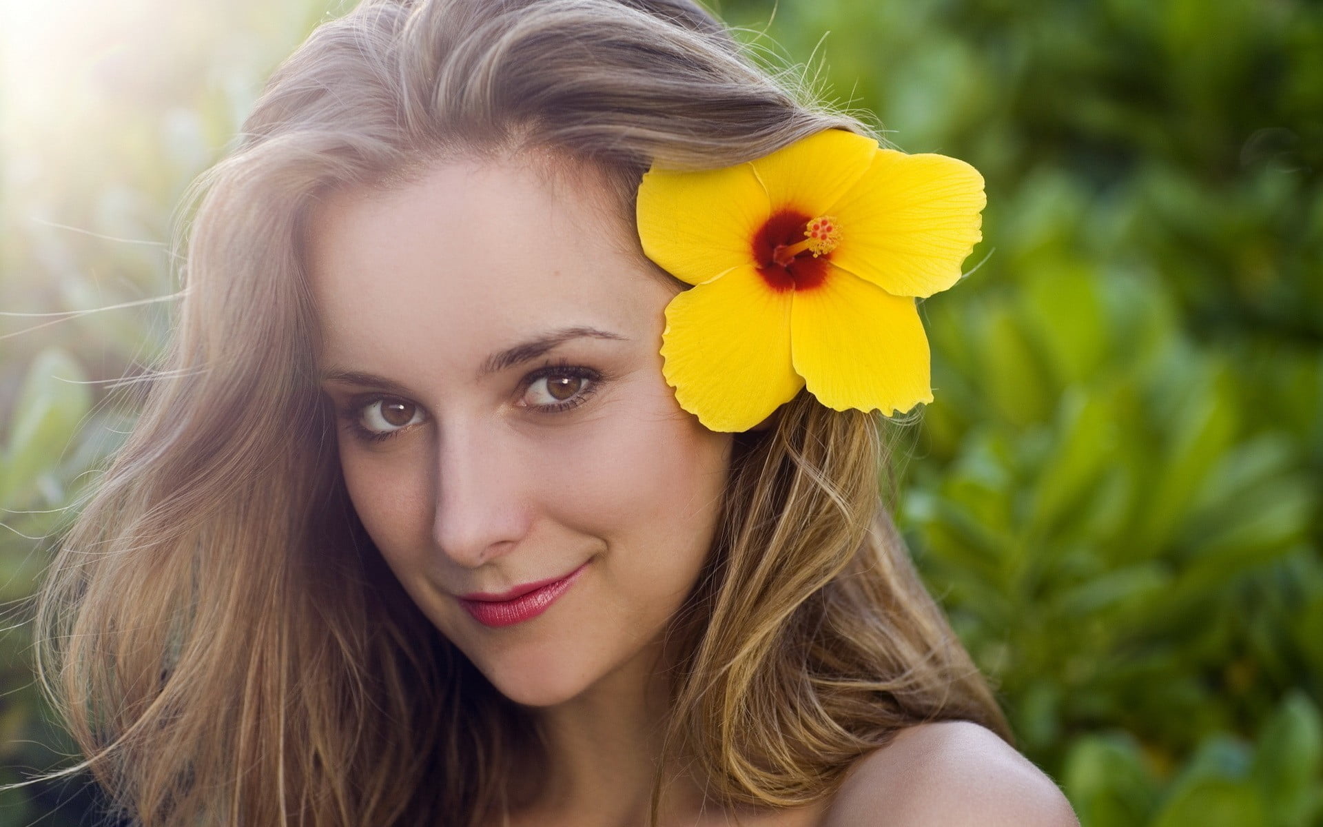 headband, headshot, flower head, flower, hairstyle, pink, beauty, young adult, yellow, nature, flowers, flowering plant, long hair, young women, outdoors, HD Wallpaper