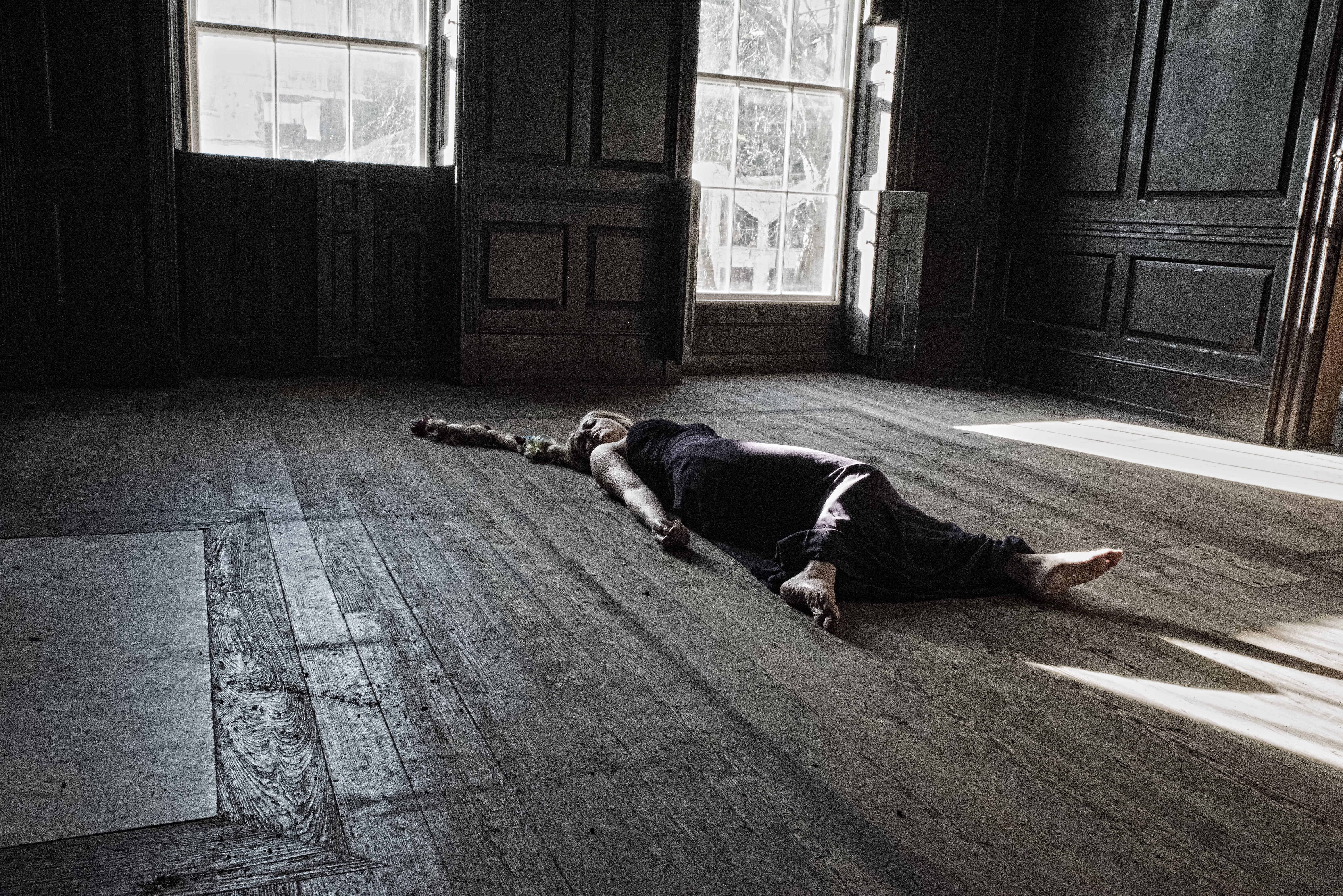 working, abandoned, full length, floor, light, art, room, professional, lying down, domestic animals, day, entrance, lying, relaxation, tangled, house, HD Wallpaper