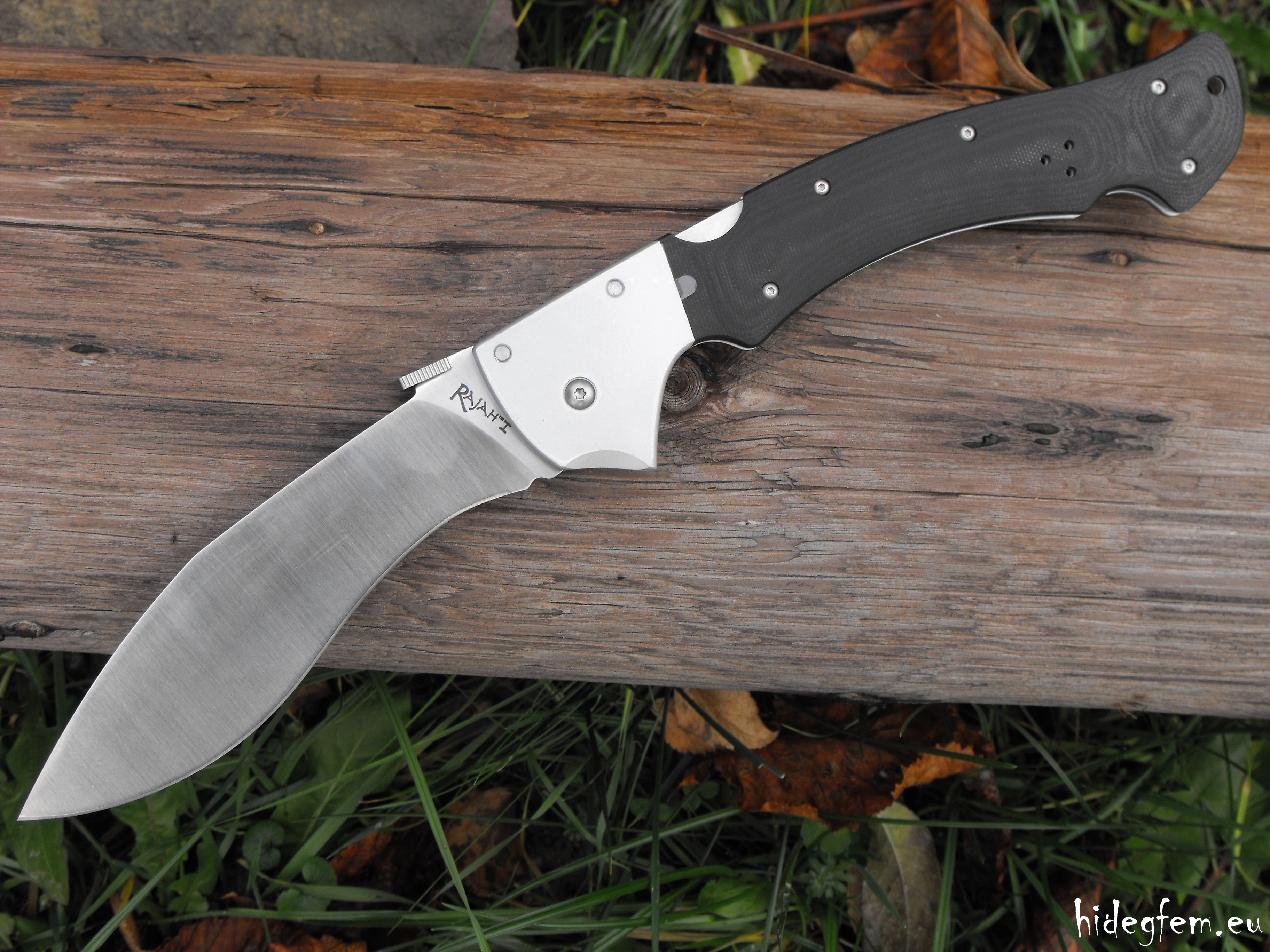 grass, land, knife, knife - weapon, scissors, field, high angle view, directly above, plant, close-up, sharp, wood - material, 2K, outdoors, day, no people, HD Wallpaper